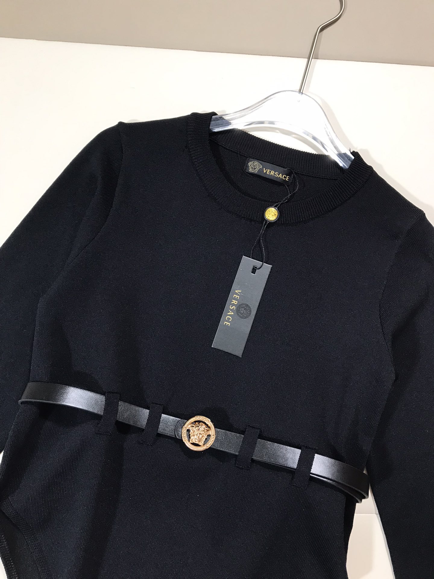 High Quality Women’s Clothes: Versac*E/Vanthélé Early Autumn Collection with Unique Design - 图片 2