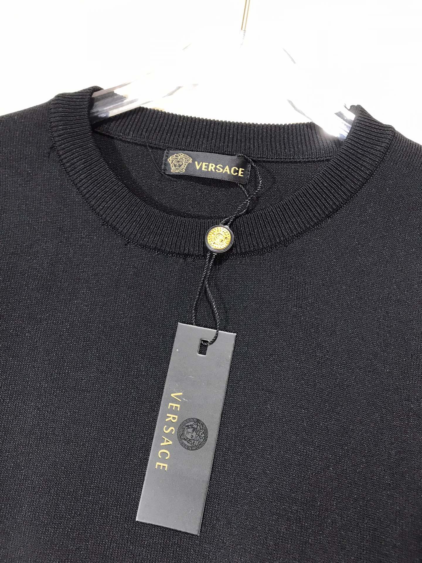 High Quality Women’s Clothes: Versac*E/Vanthélé Early Autumn Collection with Unique Design - 图片 6