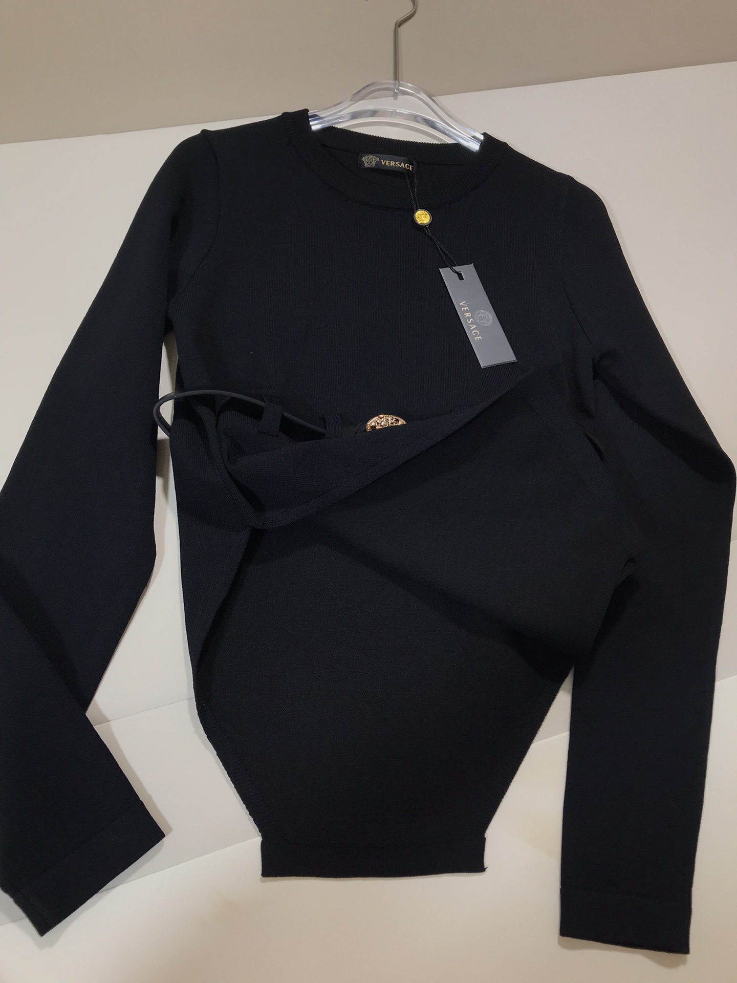 High Quality Women’s Clothes: Versac*E/Vanthélé Early Autumn Collection with Unique Design - 图片 4