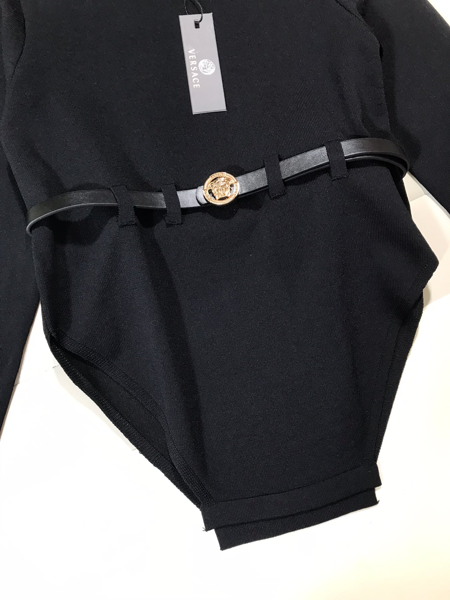 High Quality Women’s Clothes: Versac*E/Vanthélé Early Autumn Collection with Unique Design - 图片 9