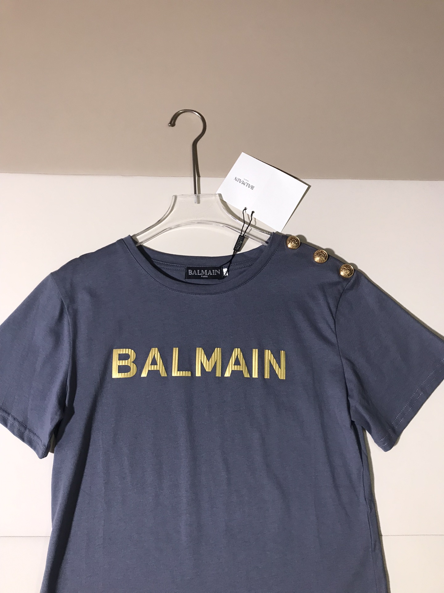 High-end Women’s Clothes: BALMAIN New Products with Hot Gold Logo Printed Button Short-Sleeve T-shirts - 图片 2
