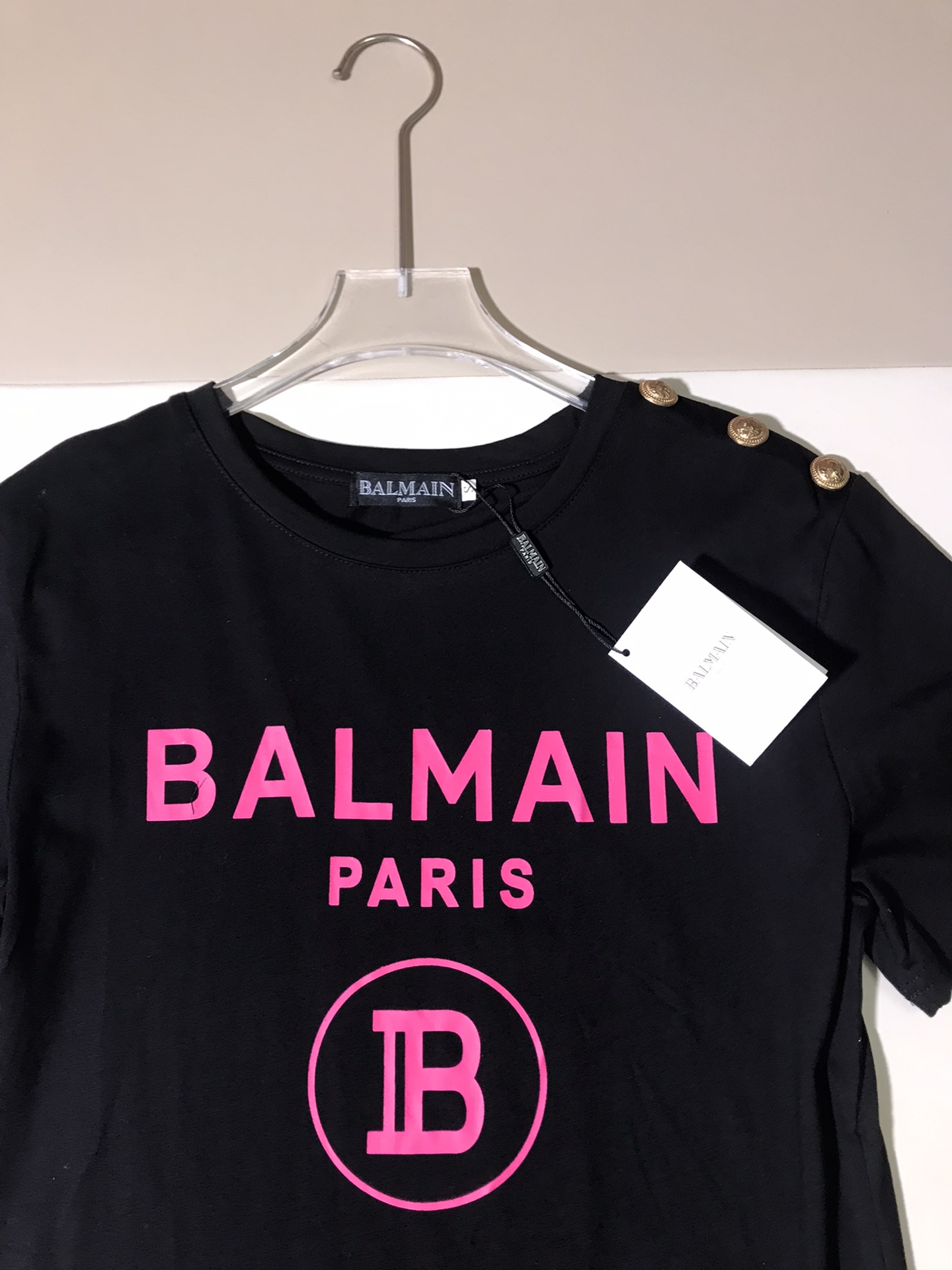 “Premium BALMAIN Women’s Clothes: Logo Printed Expensive Dollar Button Short T-shirts” - 图片 5