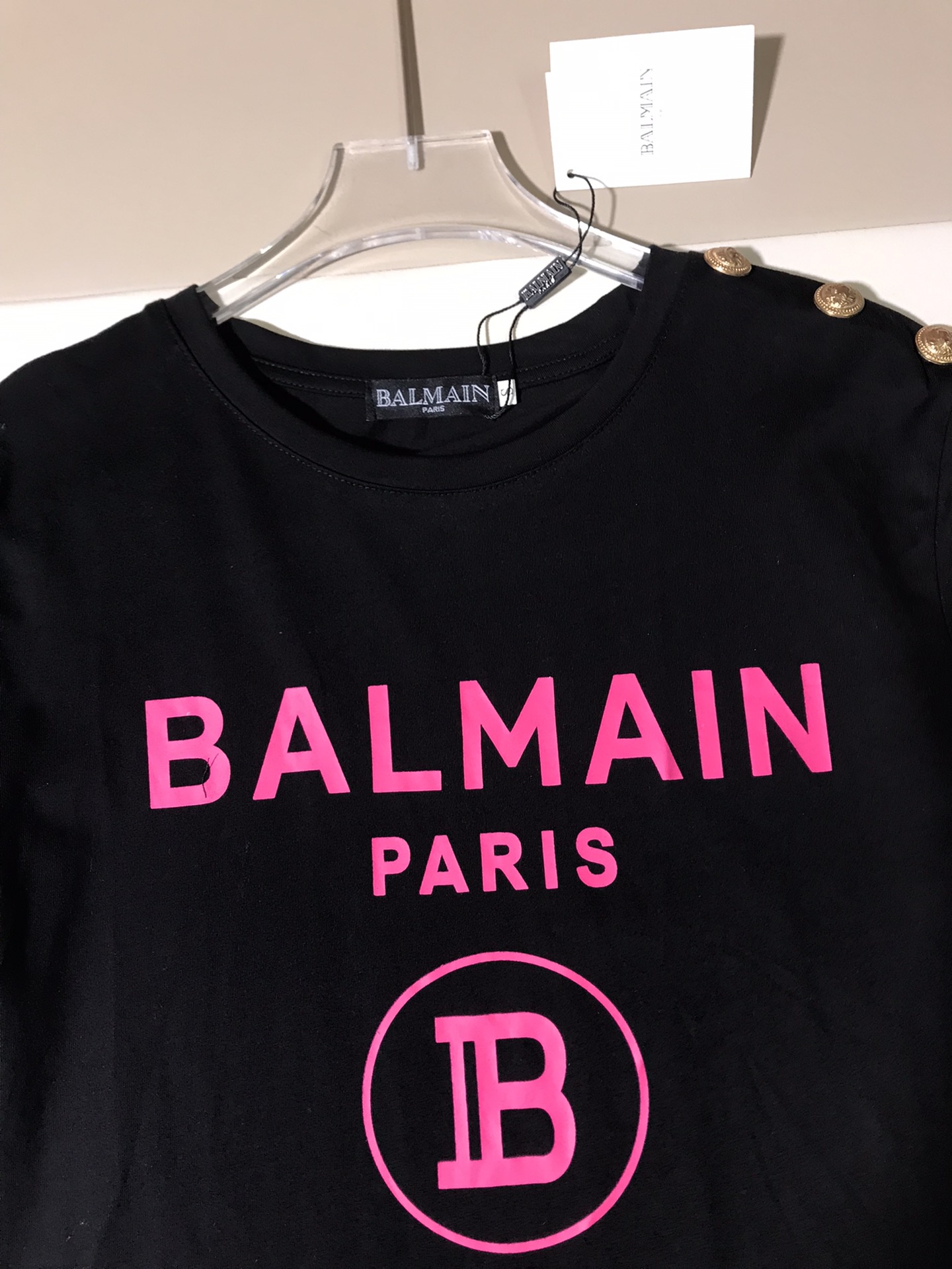 “Premium BALMAIN Women’s Clothes: Logo Printed Expensive Dollar Button Short T-shirts” - 图片 7