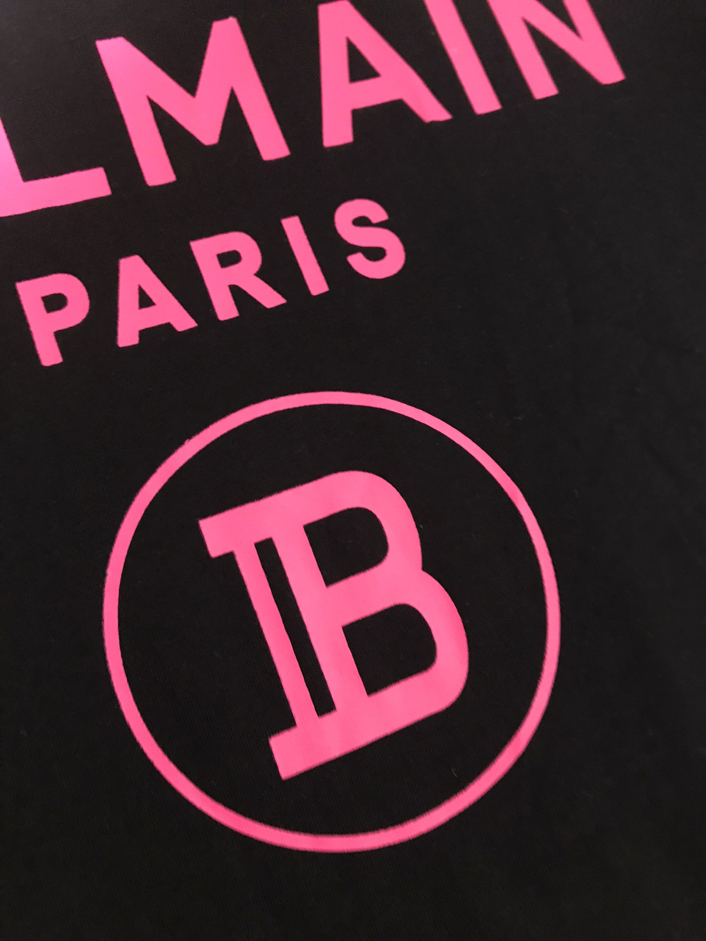 “Premium BALMAIN Women’s Clothes: Logo Printed Expensive Dollar Button Short T-shirts” - 图片 4