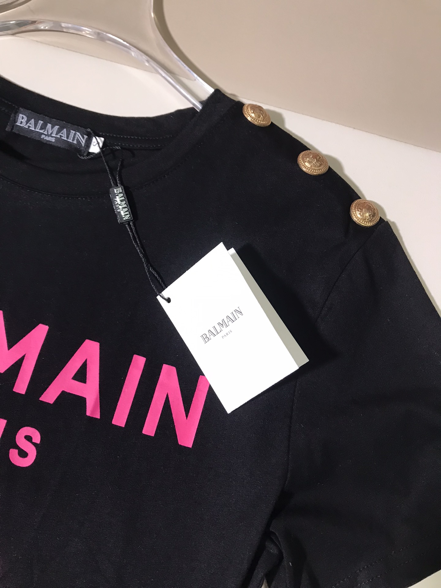 “Premium BALMAIN Women’s Clothes: Logo Printed Expensive Dollar Button Short T-shirts” - 图片 6