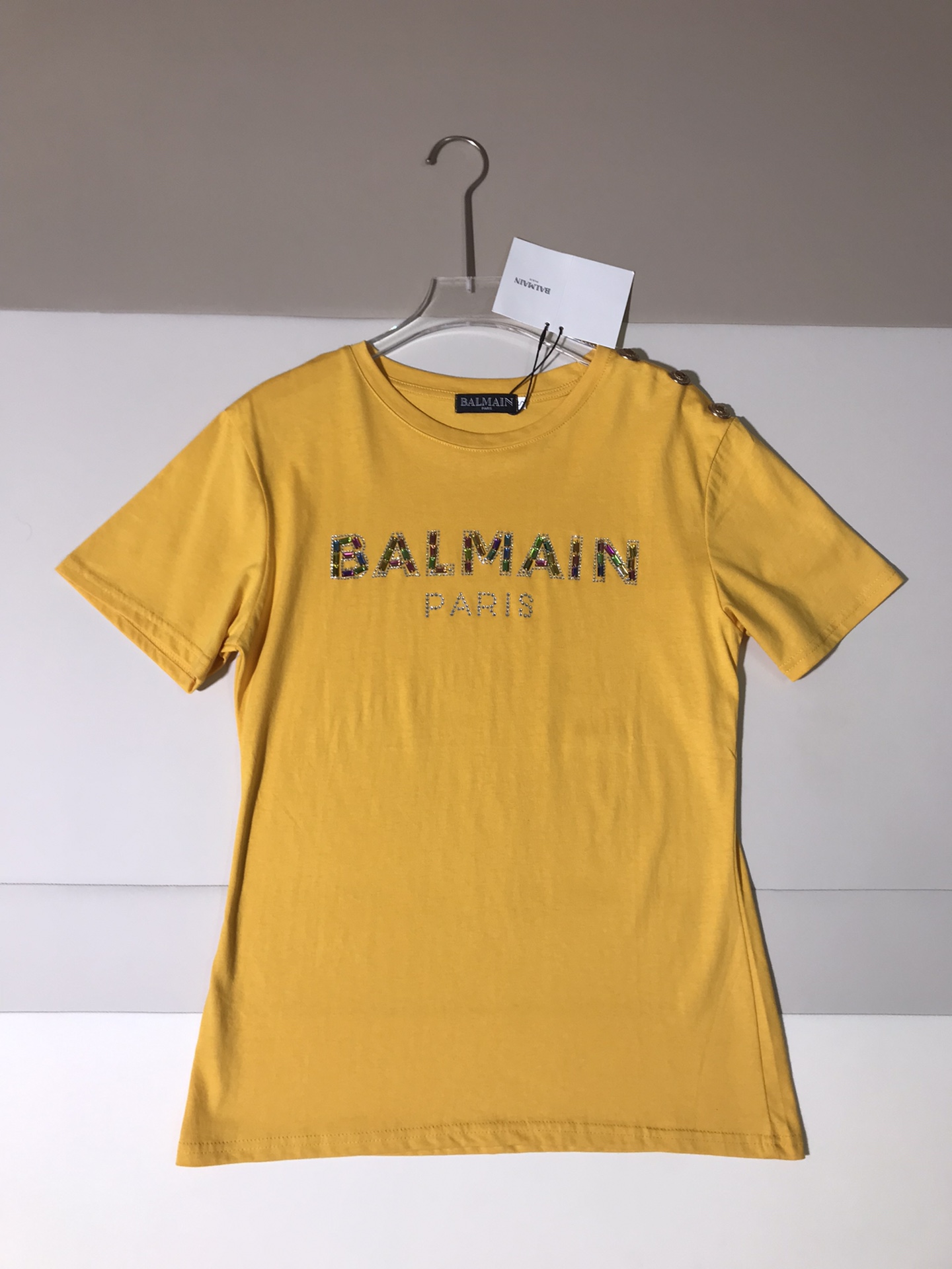High-end Women’s Clothes: BALMAIN New Products with Color Drilling Logo Buttons - 图片 1
