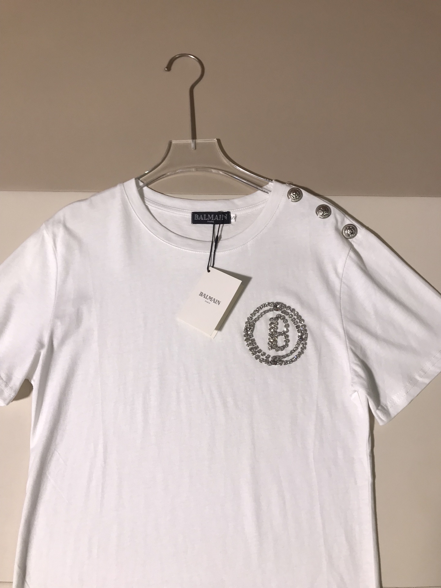 “High-Quality Women’s Clothes: Balmain New Zone T-Shirts with Unique Design” - 图片 2