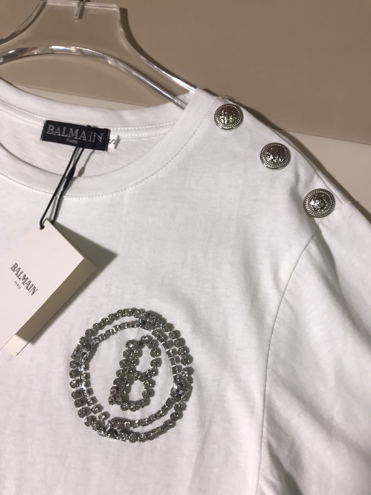 “High-Quality Women’s Clothes: Balmain New Zone T-Shirts with Unique Design” - 图片 7