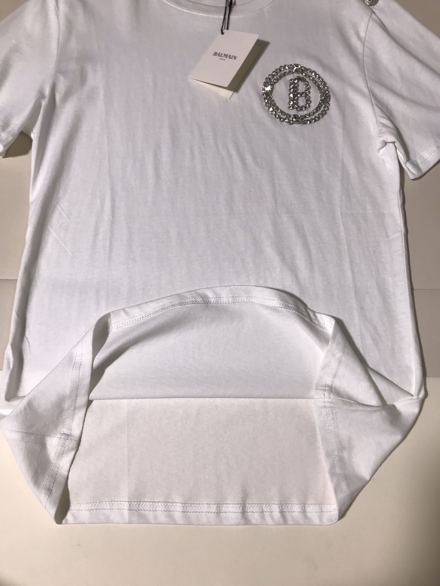 “High-Quality Women’s Clothes: Balmain New Zone T-Shirts with Unique Design” - 图片 9