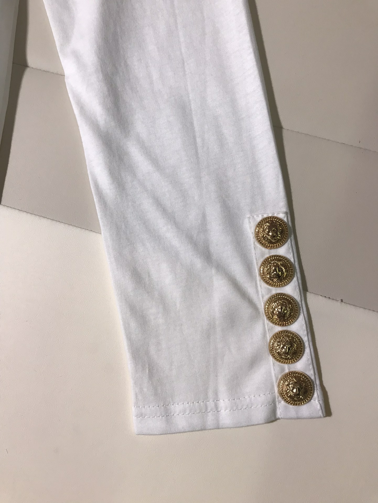 “Balmain Women’s Suit: High-End Quality with American Dollar Logo Stamp” - 图片 6
