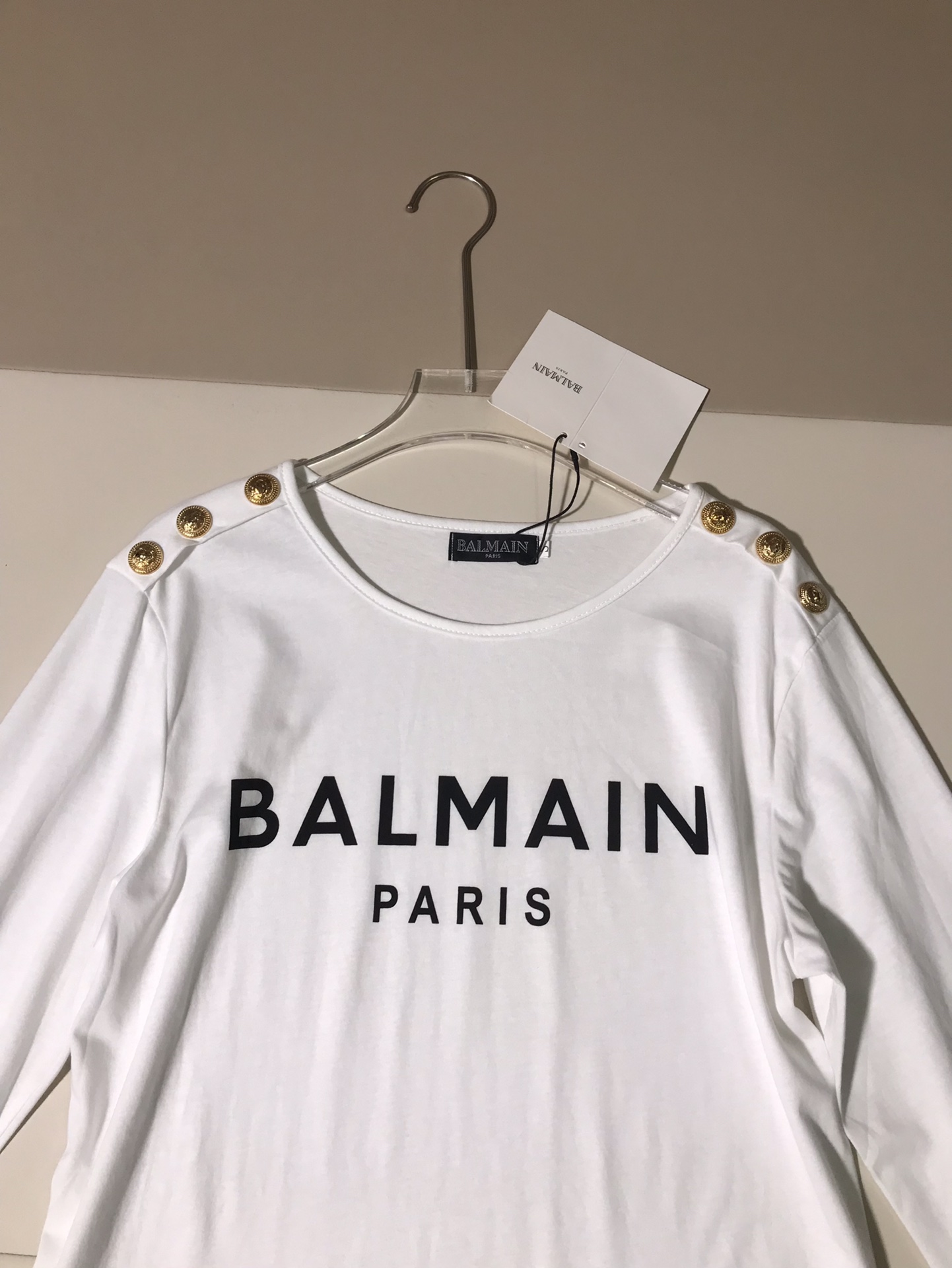 “Balmain Women’s Suit: High-End Quality with American Dollar Logo Stamp” - 图片 3