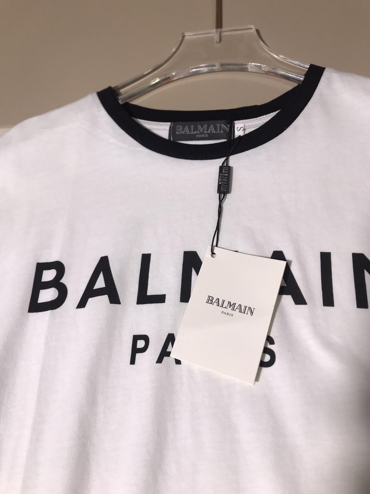 High-end Women’s Clothing: Balmain’s New Black and White Logo T-Shirt in Various Sizes - 图片 7
