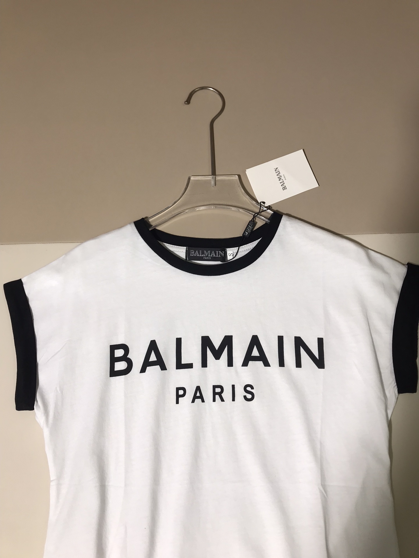 High-end Women’s Clothing: Balmain’s New Black and White Logo T-Shirt in Various Sizes - 图片 3