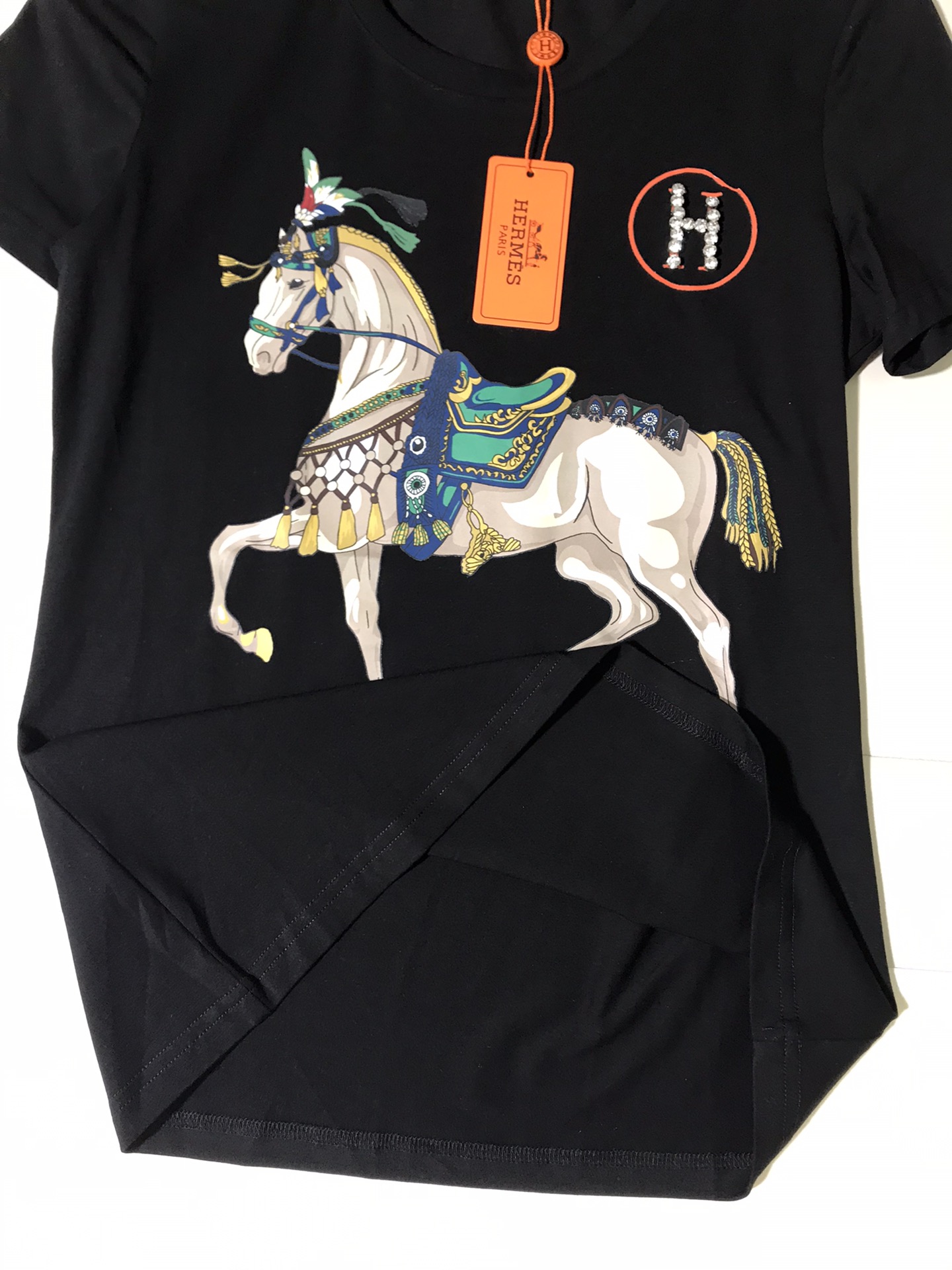High-Quality Women’s Clothes with Packed Herms: Emma’s New Female Classic T-Shirts in Various Sizes - 图片 8