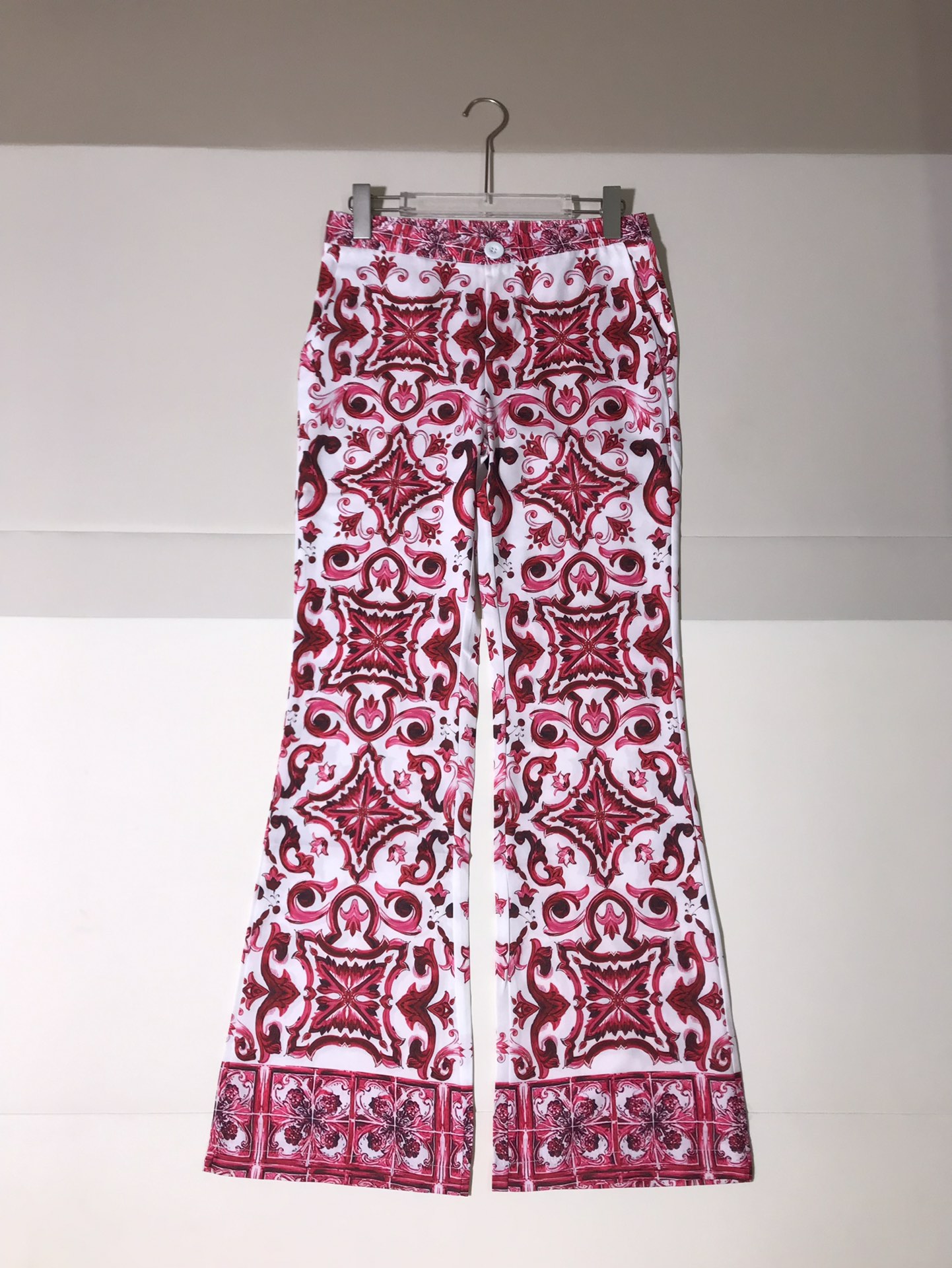 High-end Women’s Cloaks: D&G/Dougabana Red Cube Skinny Pants, Various Sizes - 图片 1