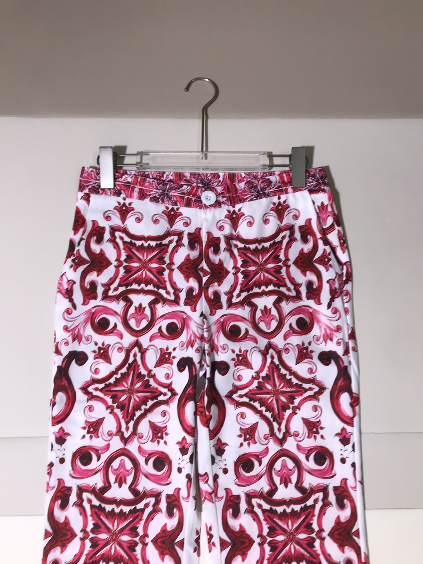 High-end Women’s Cloaks: D&G/Dougabana Red Cube Skinny Pants, Various Sizes - 图片 3