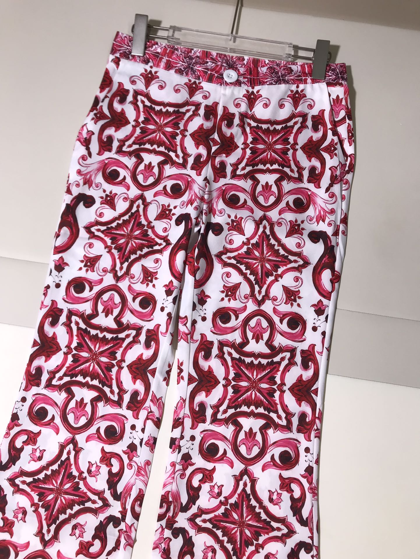 High-end Women’s Cloaks: D&G/Dougabana Red Cube Skinny Pants, Various Sizes - 图片 6