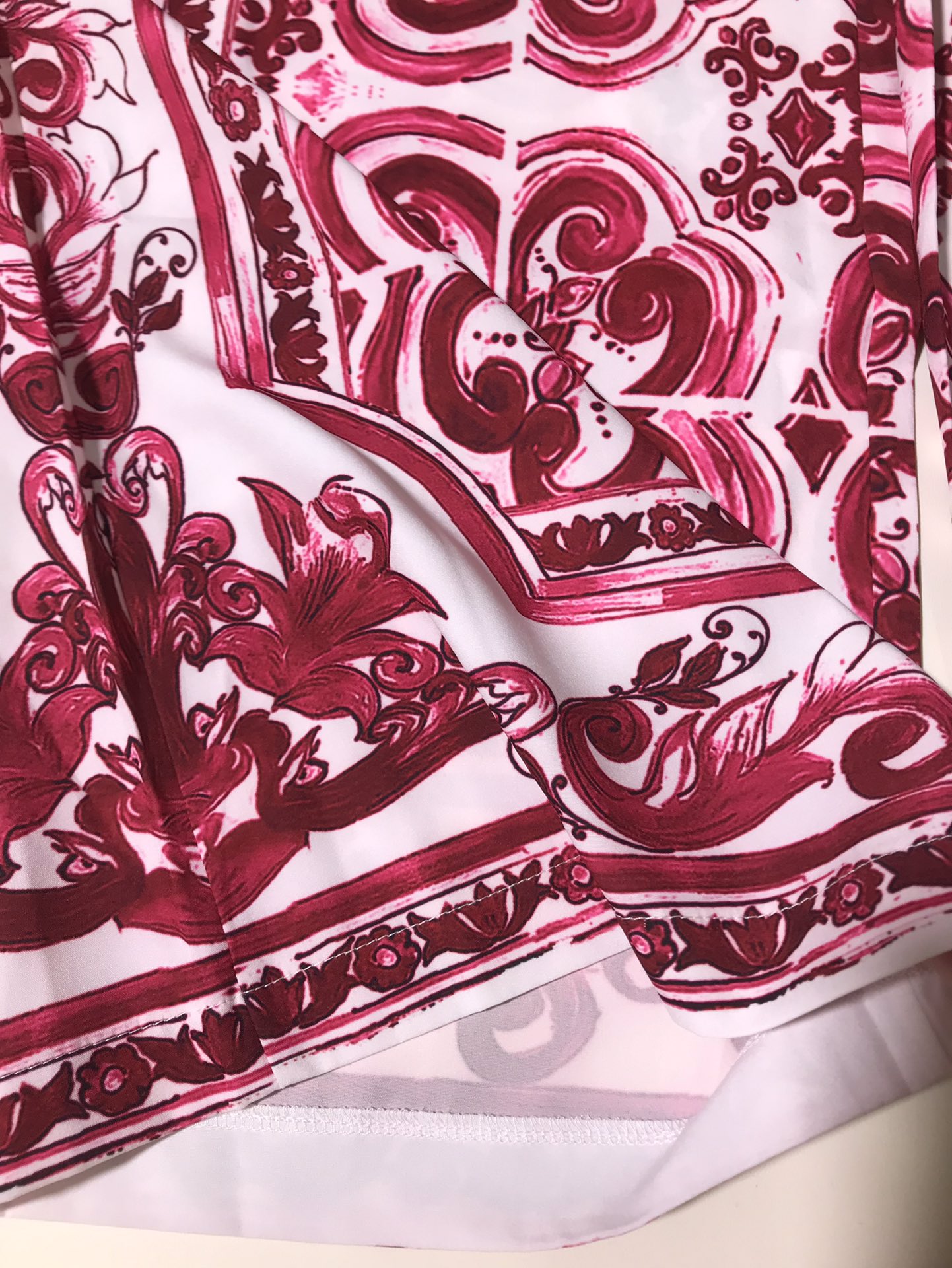 Luxury Women’s Clothing: D&G Red Velvet Wide Leg Pants in Various Sizes - 图片 6