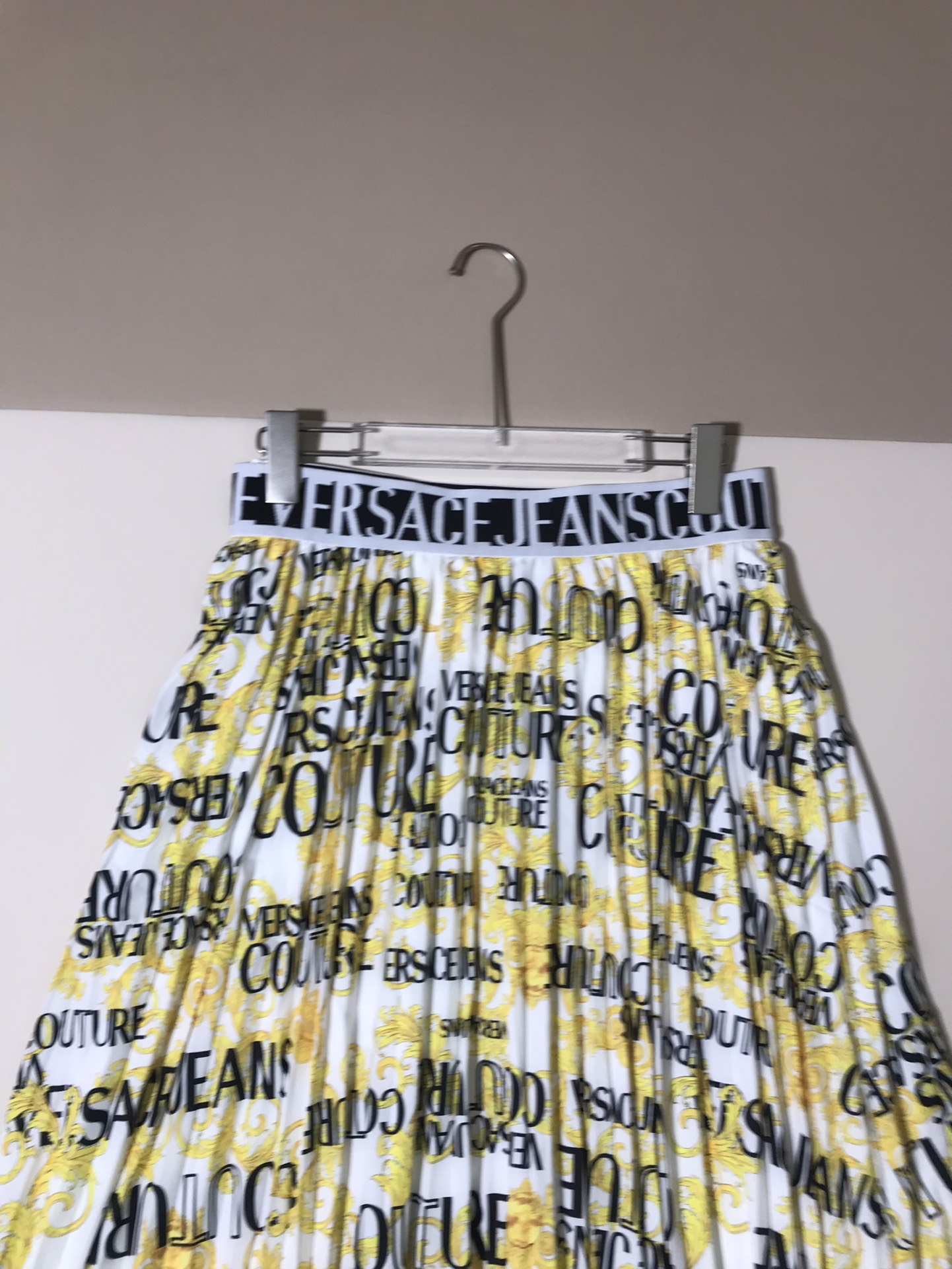 High-End Women’s Suit Versace/Francissor Series with Waist Screwdrivers, Gold Skirt. - 图片 3