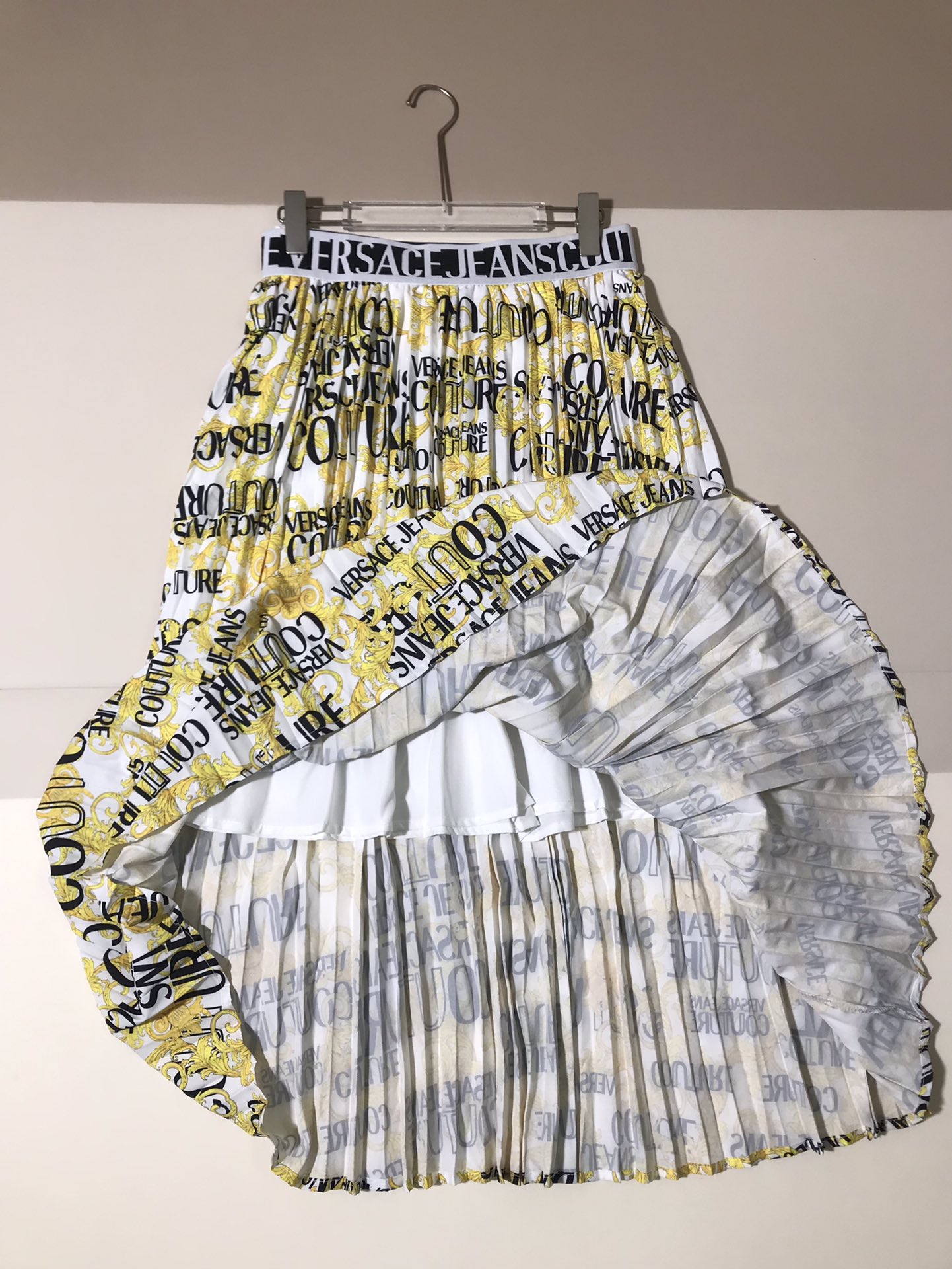 High-End Women’s Suit Versace/Francissor Series with Waist Screwdrivers, Gold Skirt. - 图片 5