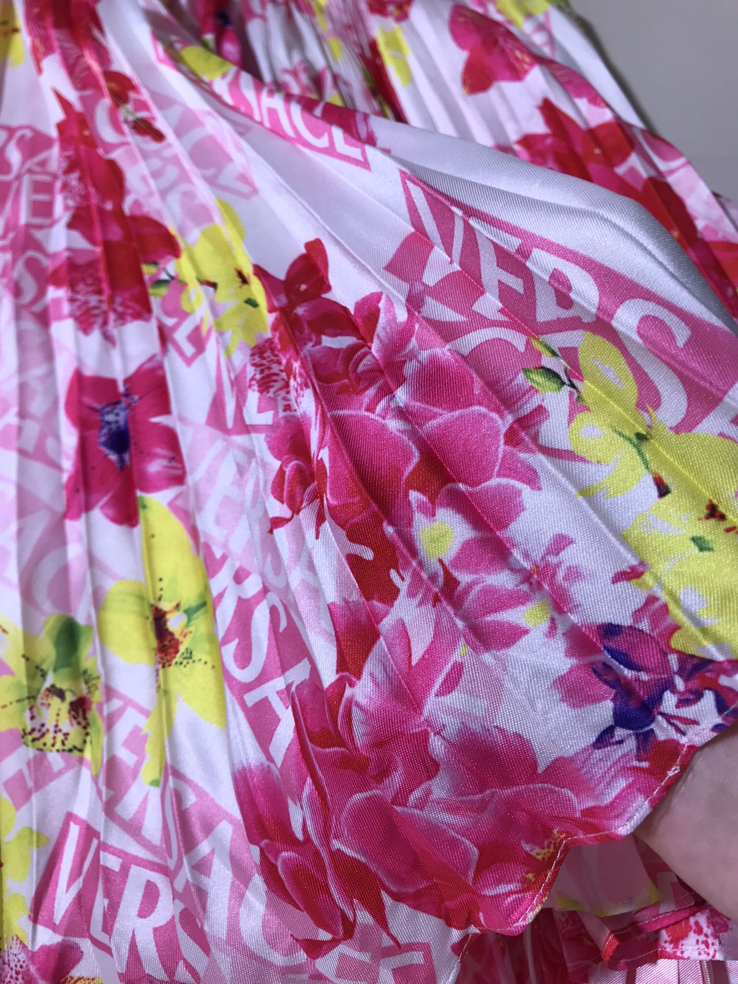 P391 HIGH QUALITY WOMEN’S CLOTHES WITH PACKED VERSACE/FRANCH STYL, WRINKLED SKIRTS AND TIARAS. SMLXL - 图片 5