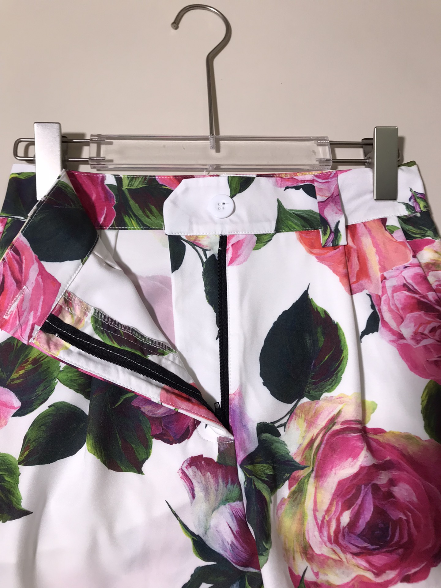 Stylish Women’s Clothing: Dolce & Gabbana Inspired with Sicilian Flair and Vibrant Flowers - 图片 7