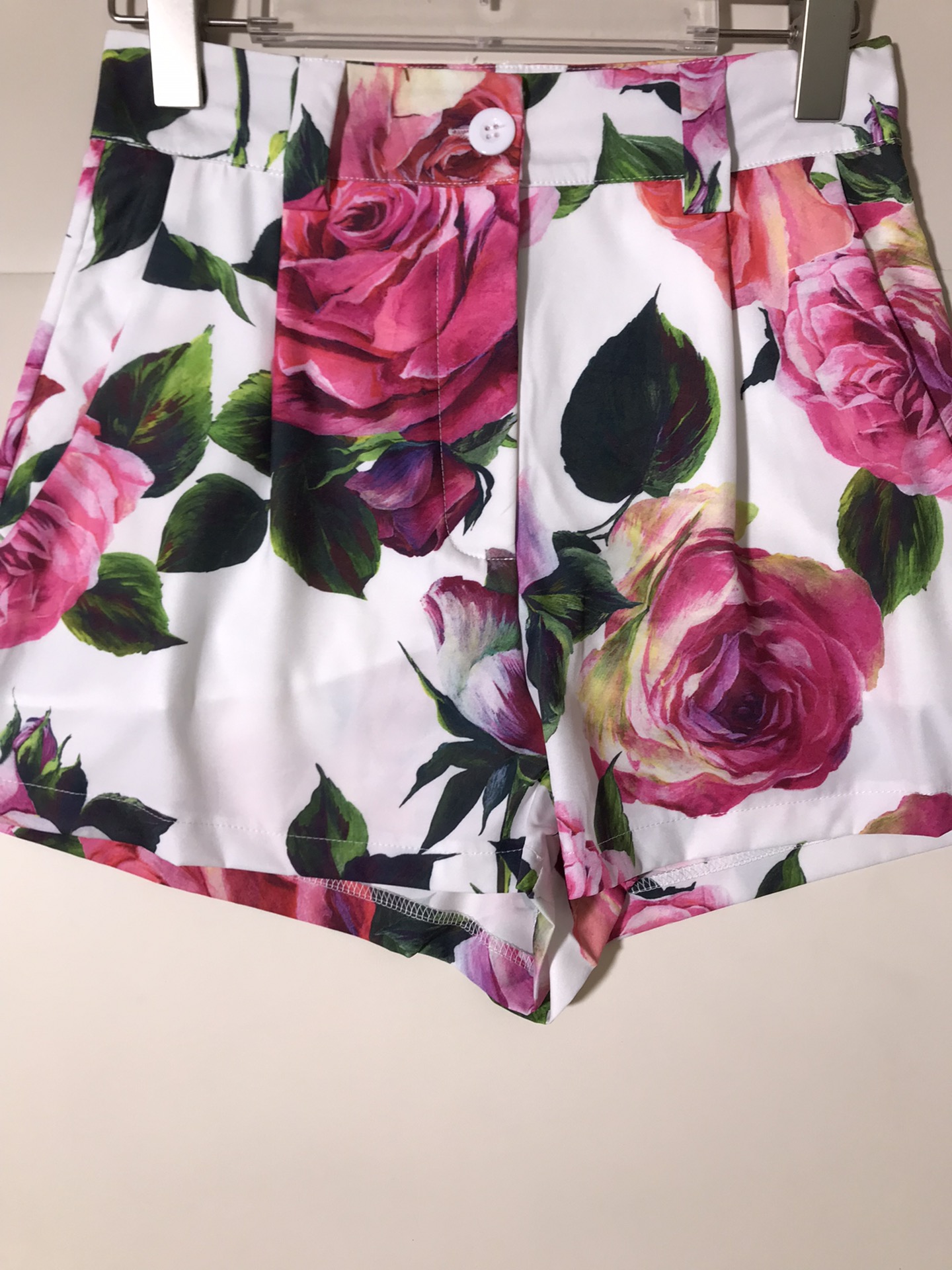 Stylish Women’s Clothing: Dolce & Gabbana Inspired with Sicilian Flair and Vibrant Flowers - 图片 4