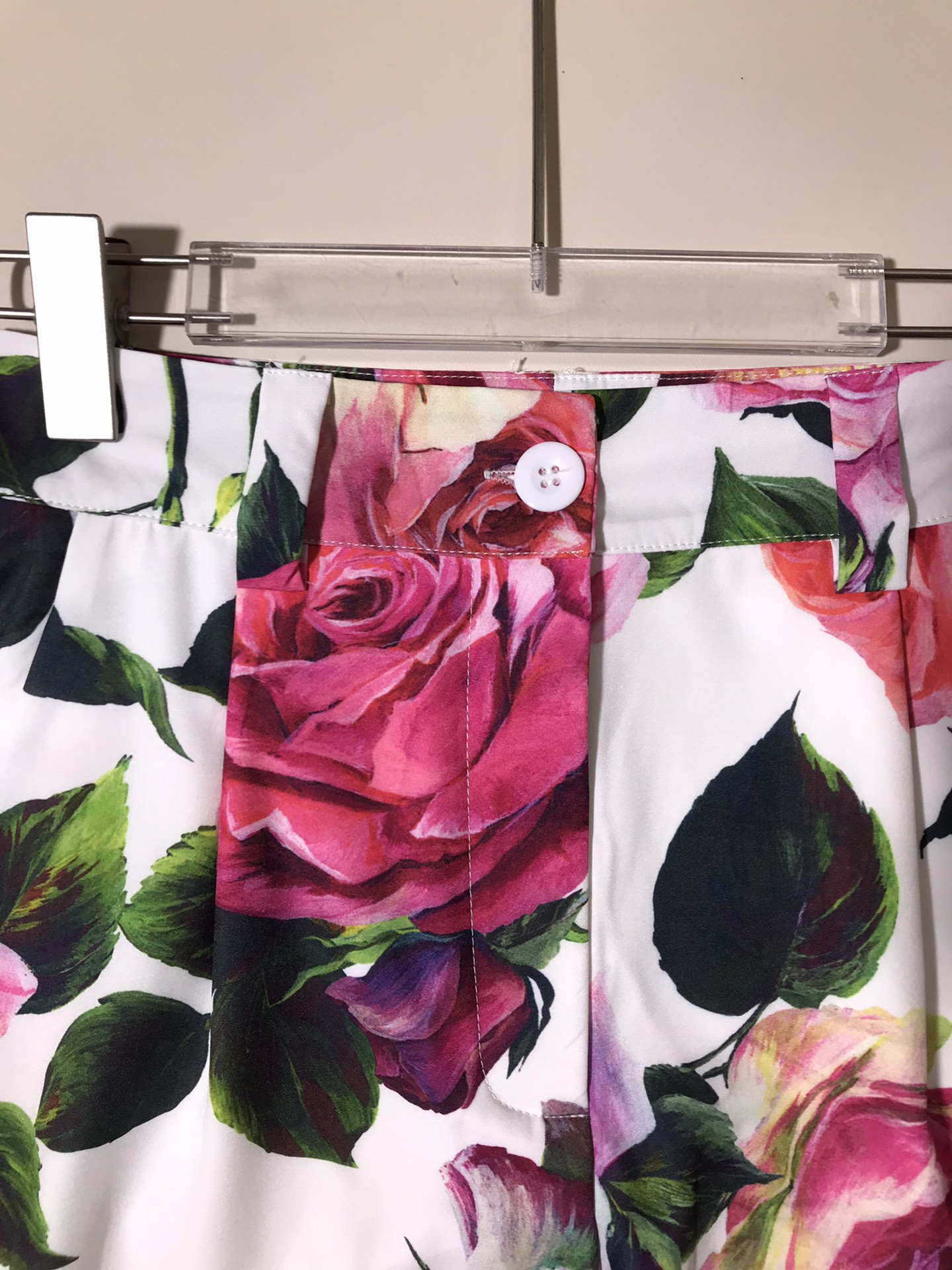 Stylish Women’s Clothing: Dolce & Gabbana Inspired with Sicilian Flair and Vibrant Flowers - 图片 5