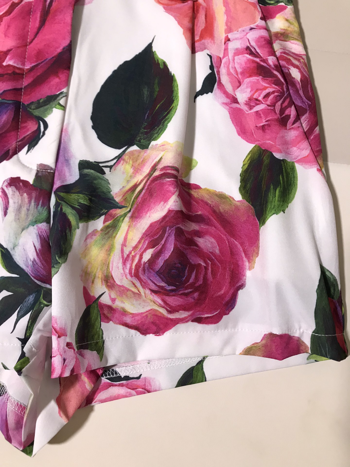 Stylish Women’s Clothing: Dolce & Gabbana Inspired with Sicilian Flair and Vibrant Flowers - 图片 6