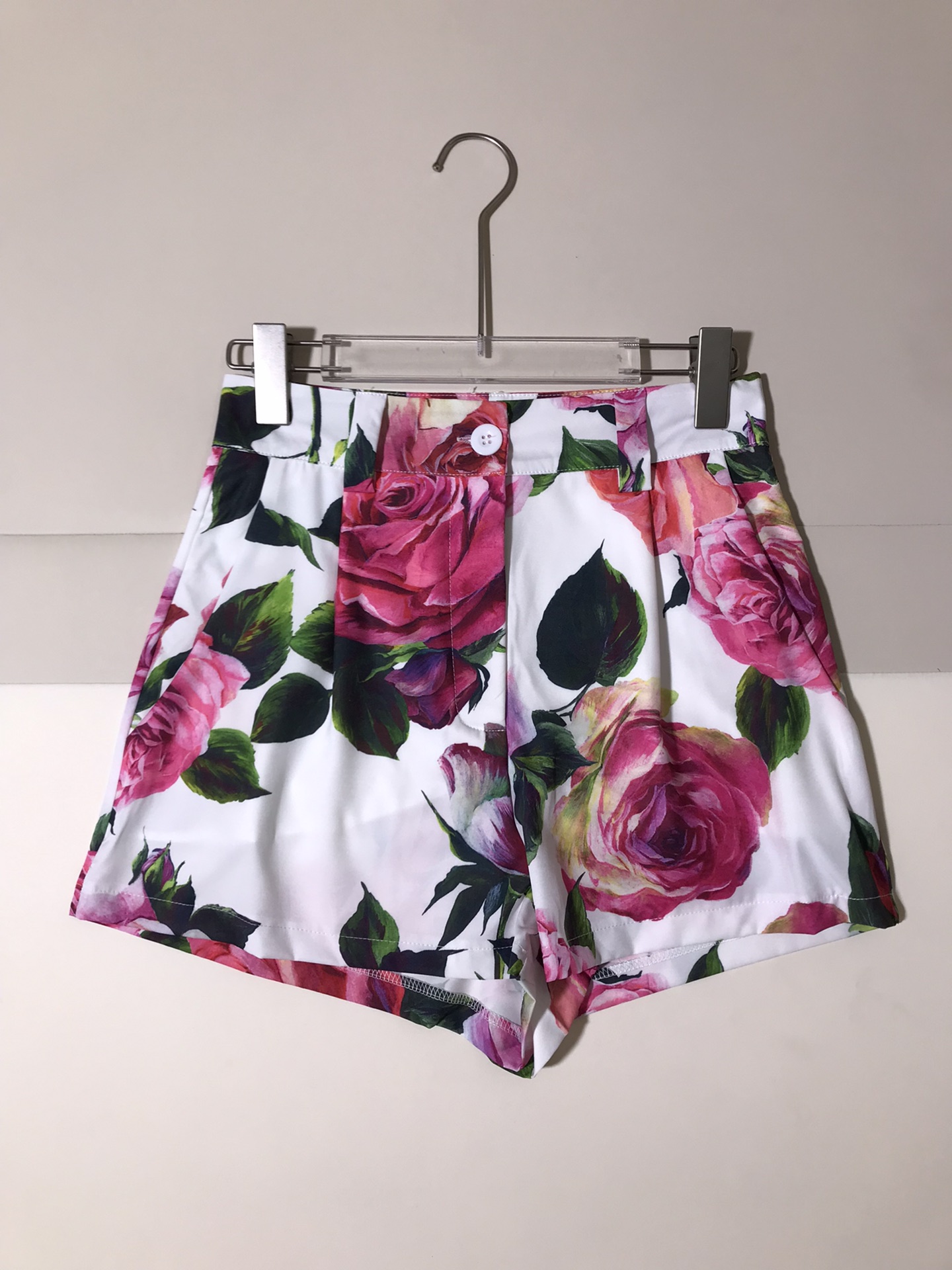 Stylish Women’s Clothing: Dolce & Gabbana Inspired with Sicilian Flair and Vibrant Flowers - 图片 1