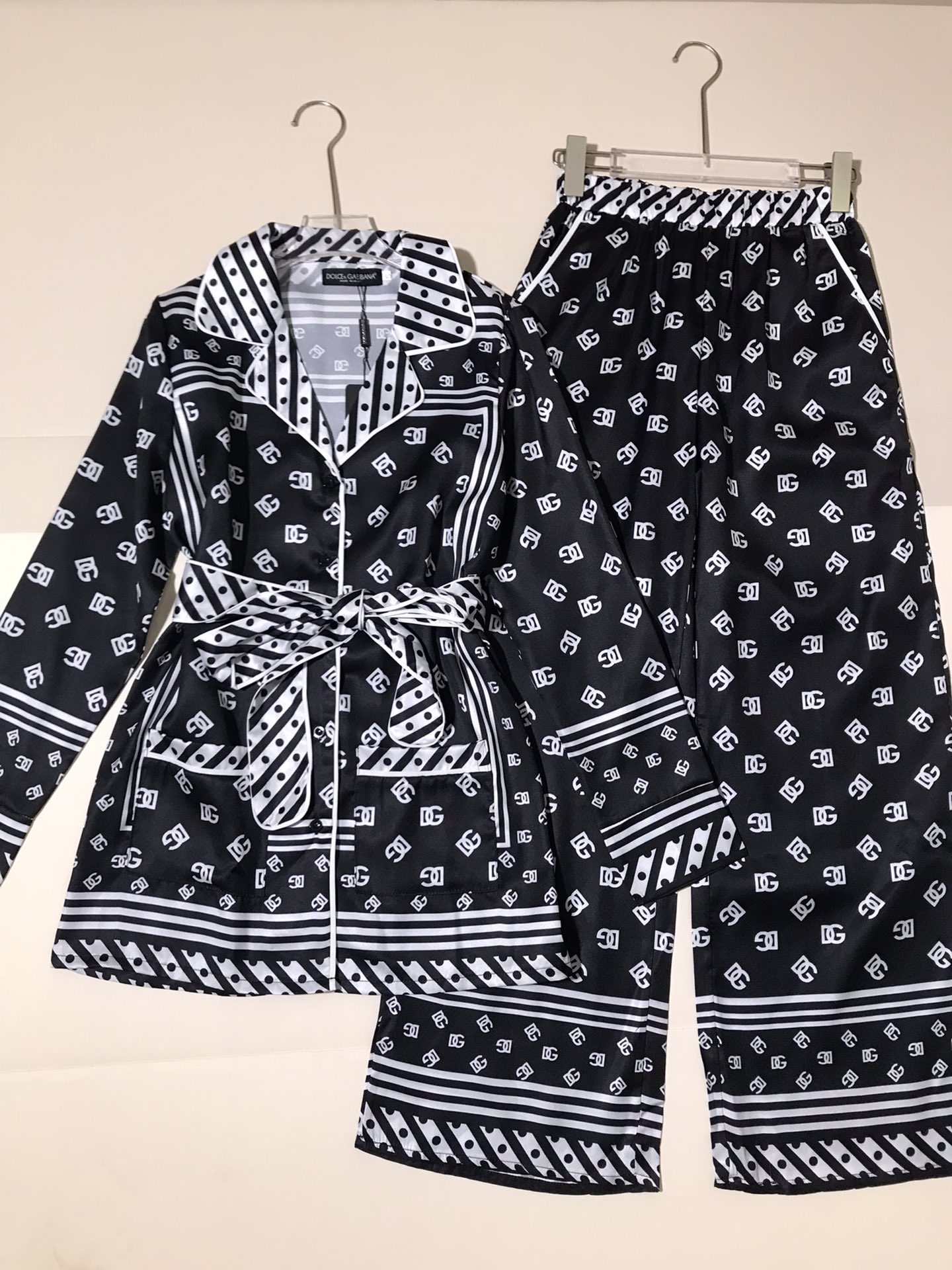 High-Quality Women’s Clothing Sets by Dolce & Gabbana and Douga Banner with Belt and Pajamas