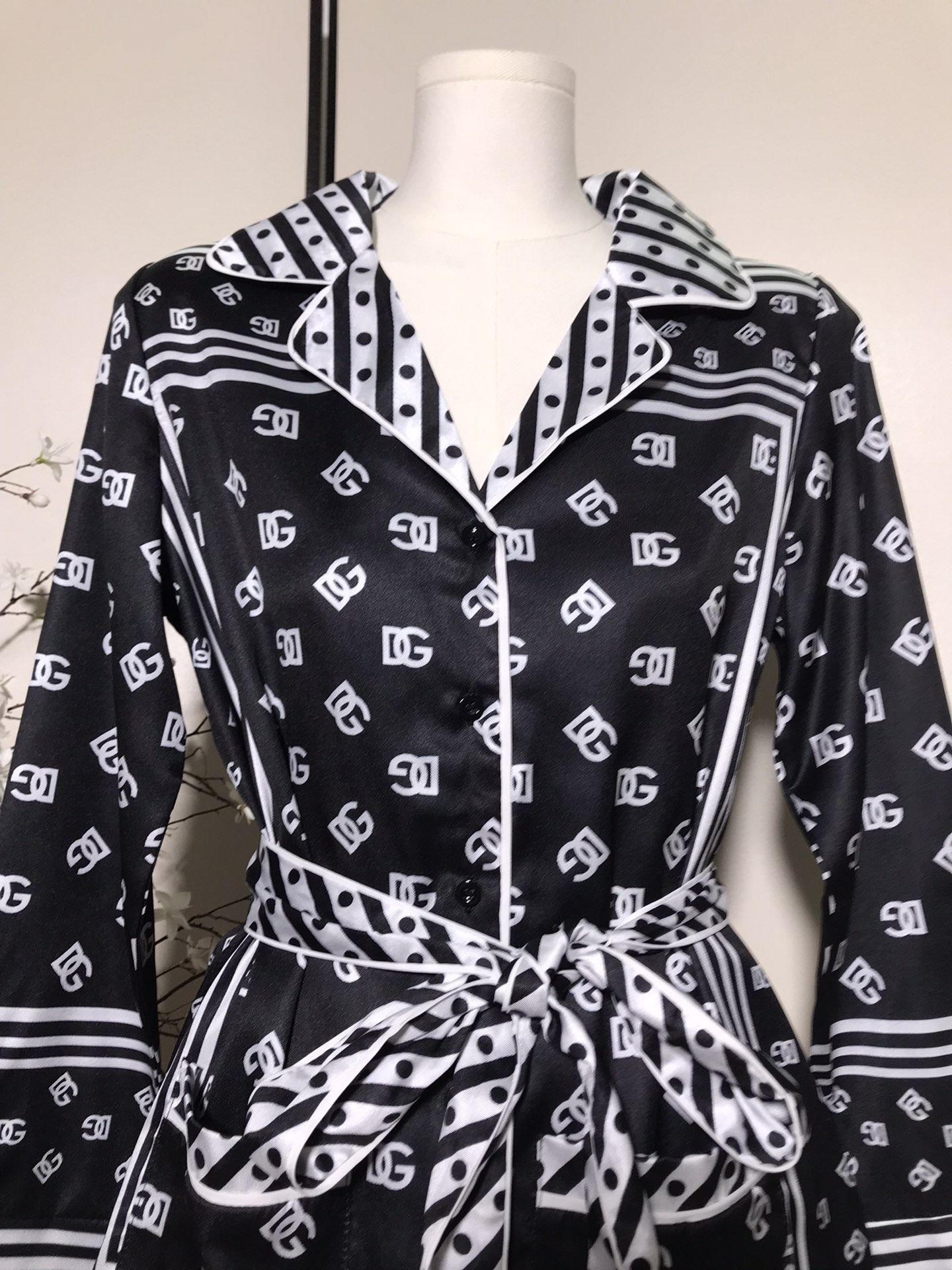 High-Quality Women’s Clothing Sets by Dolce & Gabbana/Dougabanner with Belt and Pajamas - 图片 5