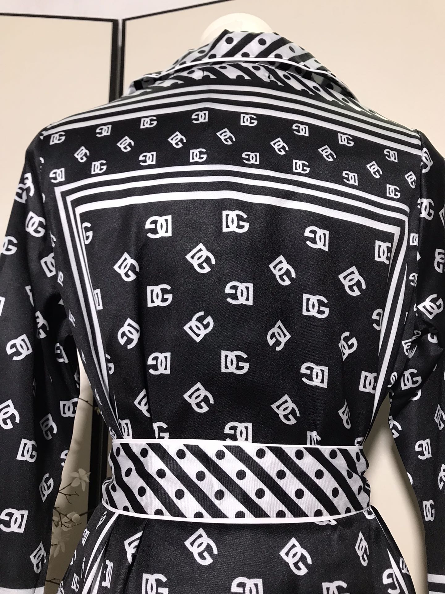 High-Quality Women’s Clothing Sets by Dolce & Gabbana/Dougabanner with Belt and Pajamas - 图片 9
