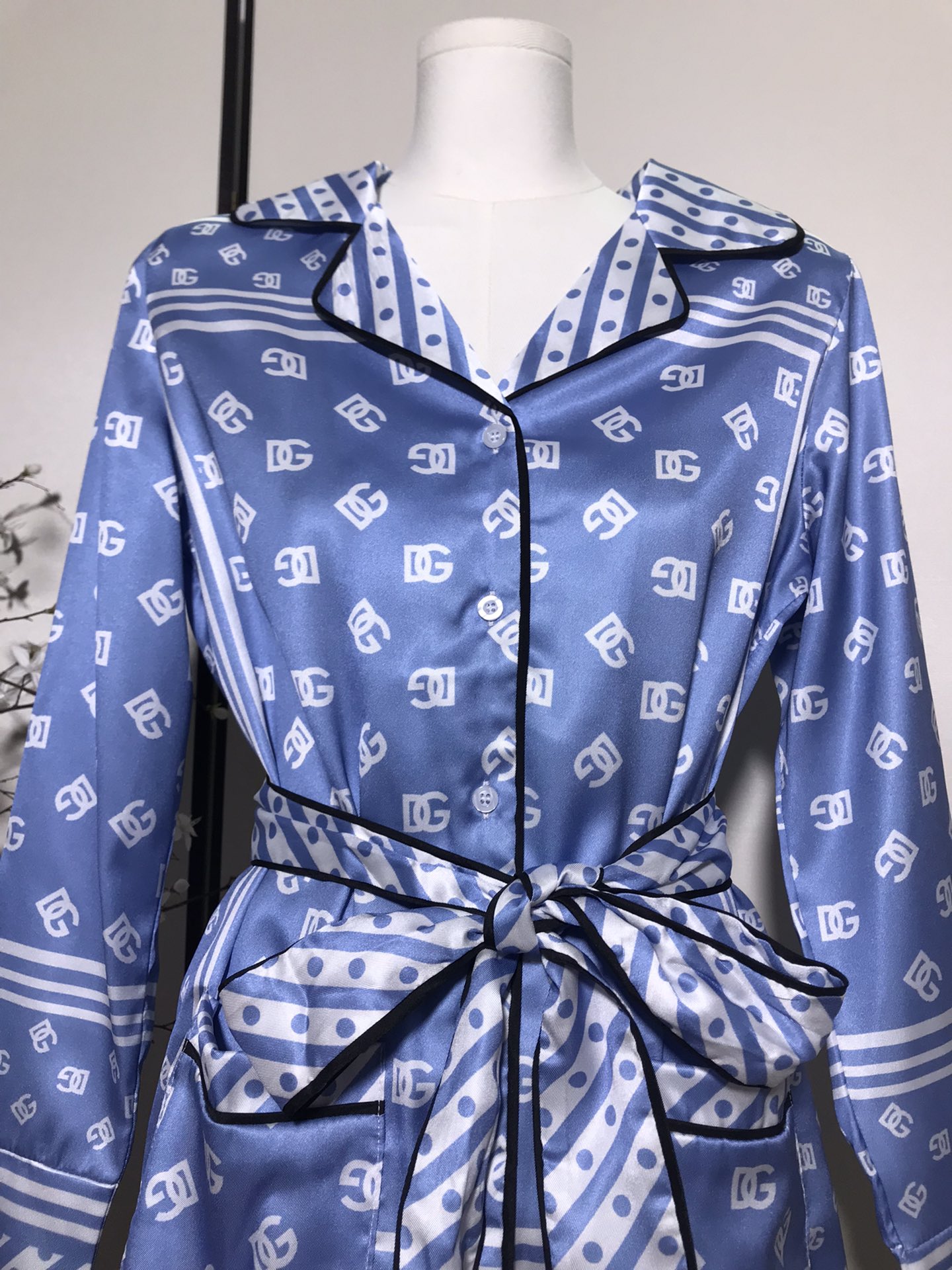 High-Quality Women’s Clothing Sets: Dolce & Gabbana/Dougabanner Packaging with Belt, Letters, Pajamas - 图片 5