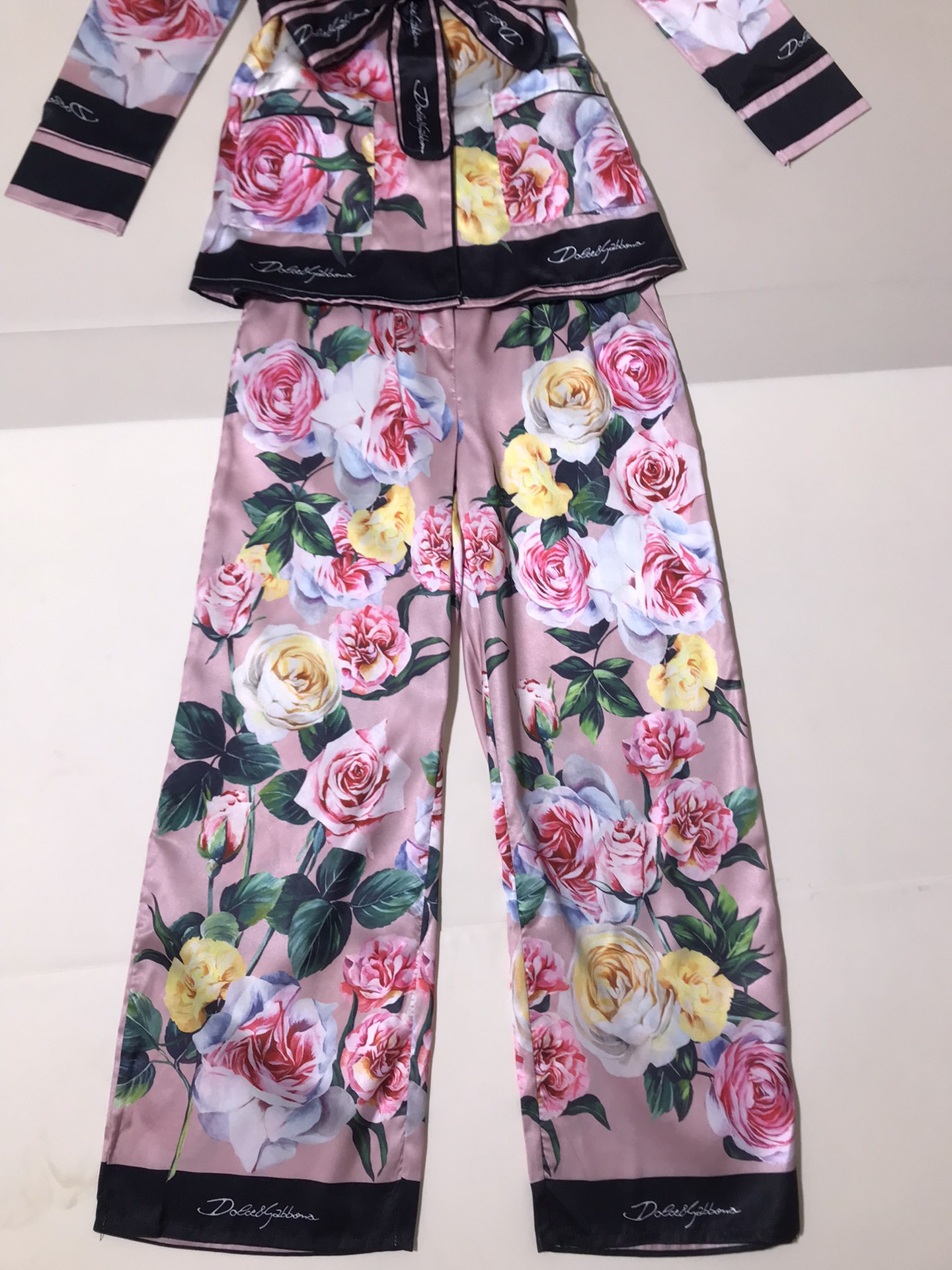 High-Quality Women’s Clothing Sets by Dolce & Gabbana with Packaging Options - 图片 6