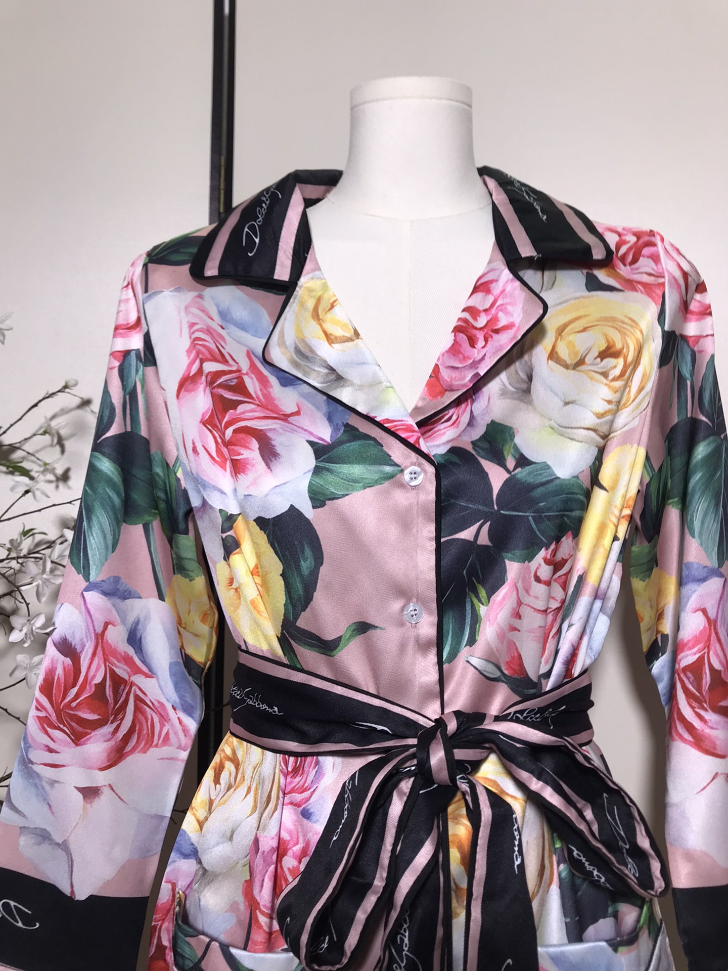 High-Quality Women’s Clothing Sets by Dolce & Gabb*ana/Duja *Banner: Roses, Belts, Pajamas. - 图片 6