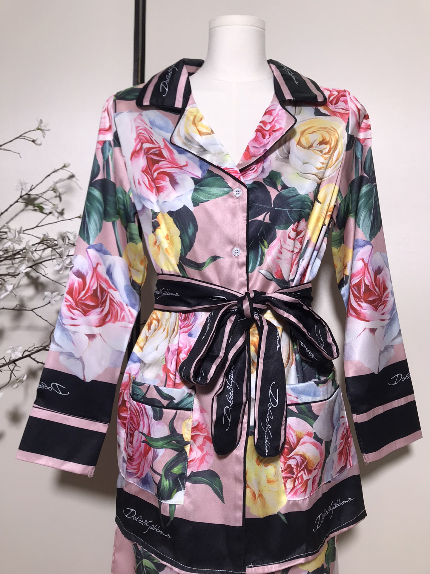High-Quality Women’s Clothing Sets by Dolce & Gabb*ana/Duja *Banner: Roses, Belts, Pajamas. - 图片 4
