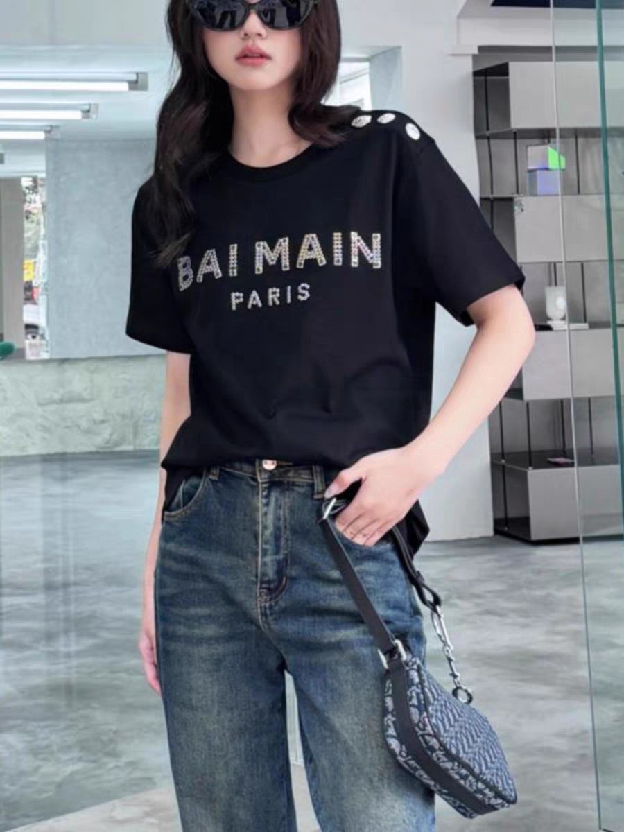 High-End Women’s Clothing: Balma’s Explosive Button T-Shirt with Diamond-Driven Shoulder - 图片 3