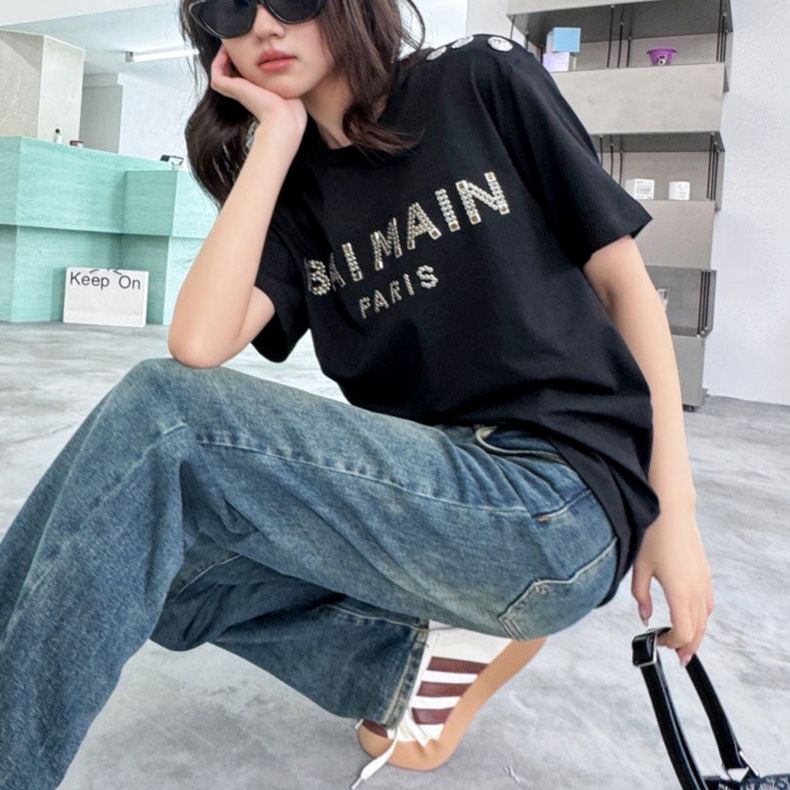 High-End Women’s Clothing: Balma’s Explosive Button T-Shirt with Diamond-Driven Shoulder - 图片 6