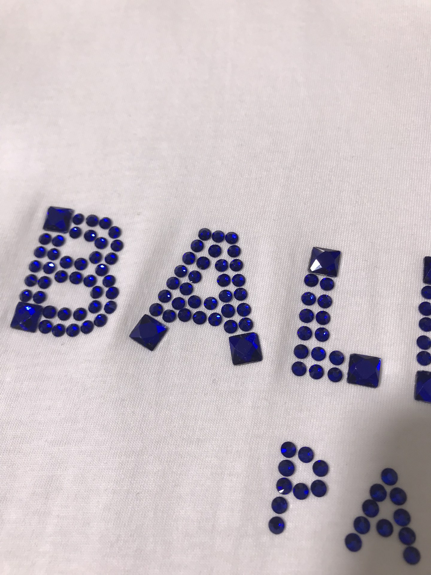 High-End Women’s Clothing with Explosive Buttons and Diamond-Driven Shoulders - 图片 7