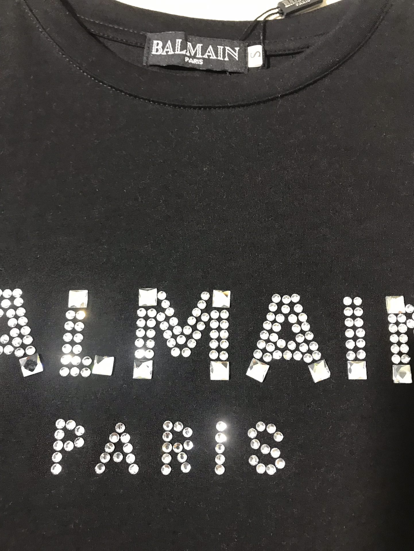 High-End Women’s Clothing with Explosive Buttons and Diamond-Driven Shoulders - 图片 5