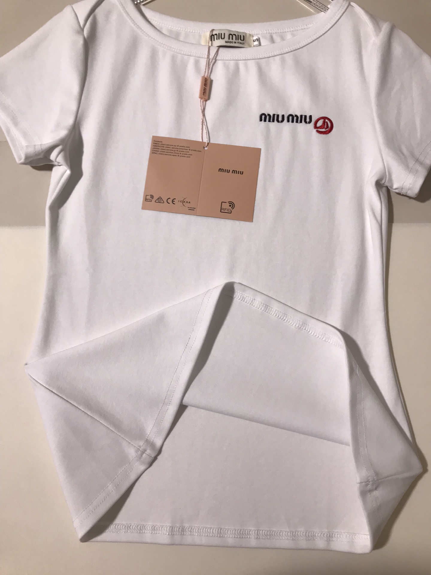 High-Quality Women’s Clothing with Stylish Packaging by Ms. Miu Miu Mumu: Scrawny Version. - 图片 8