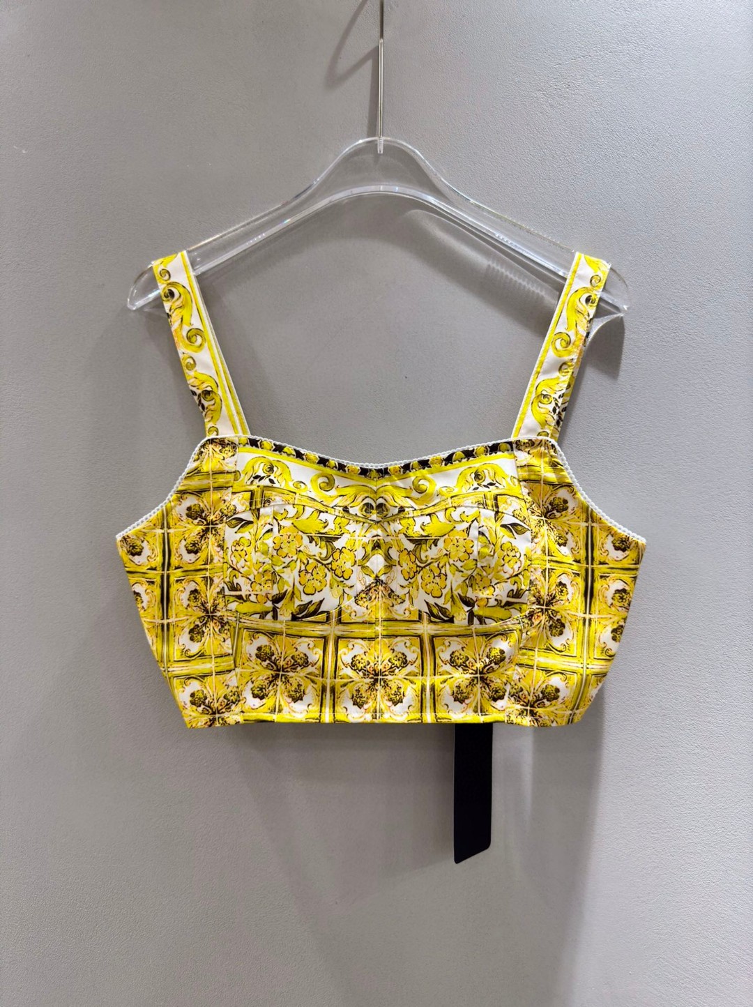 High-End Women’s Clothing Sets with Versace-inspired Details and Custom Metal Buttons - 图片 4