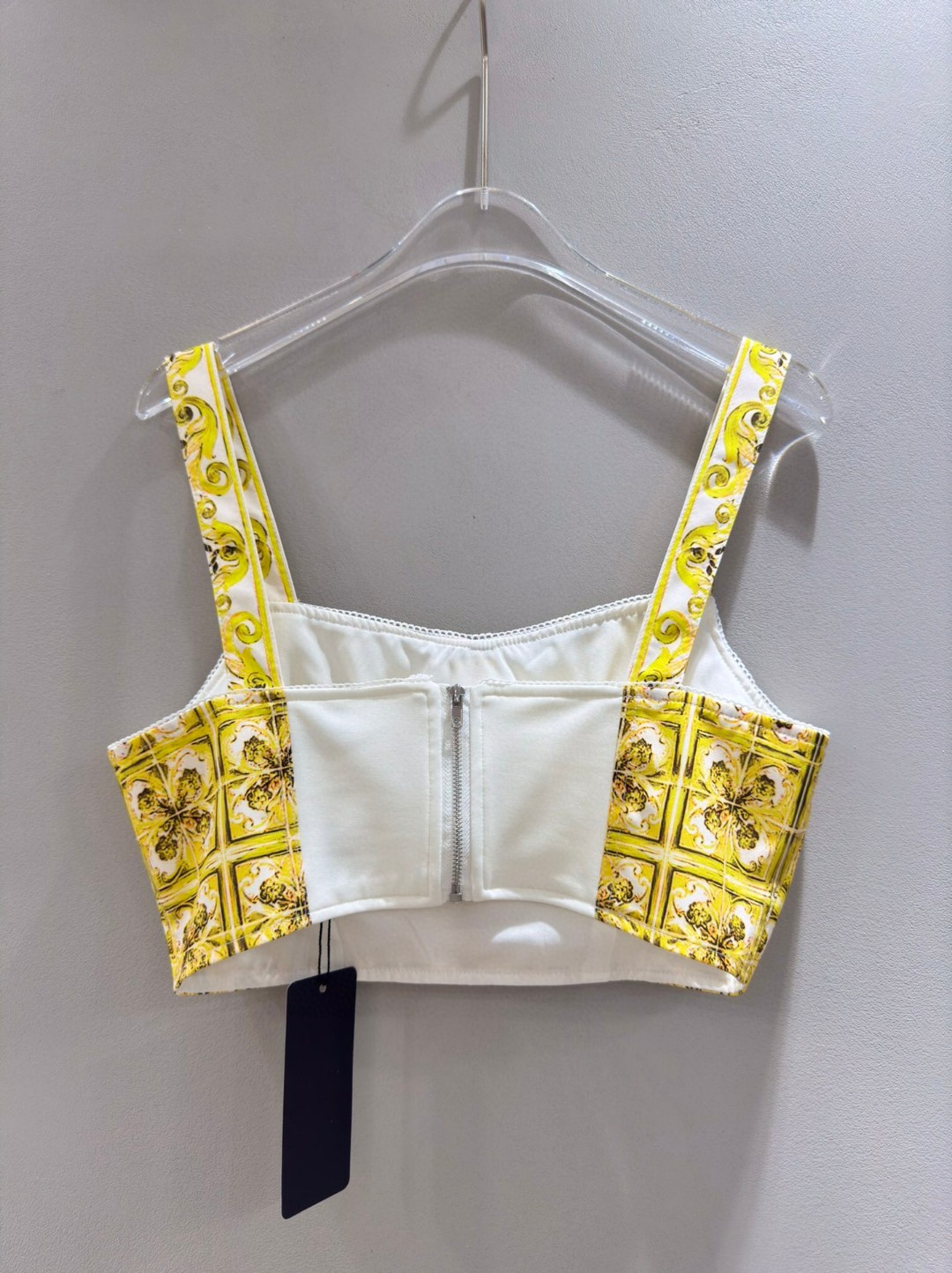 High-End Women’s Clothing Sets with Versace-inspired Details and Custom Metal Buttons - 图片 6