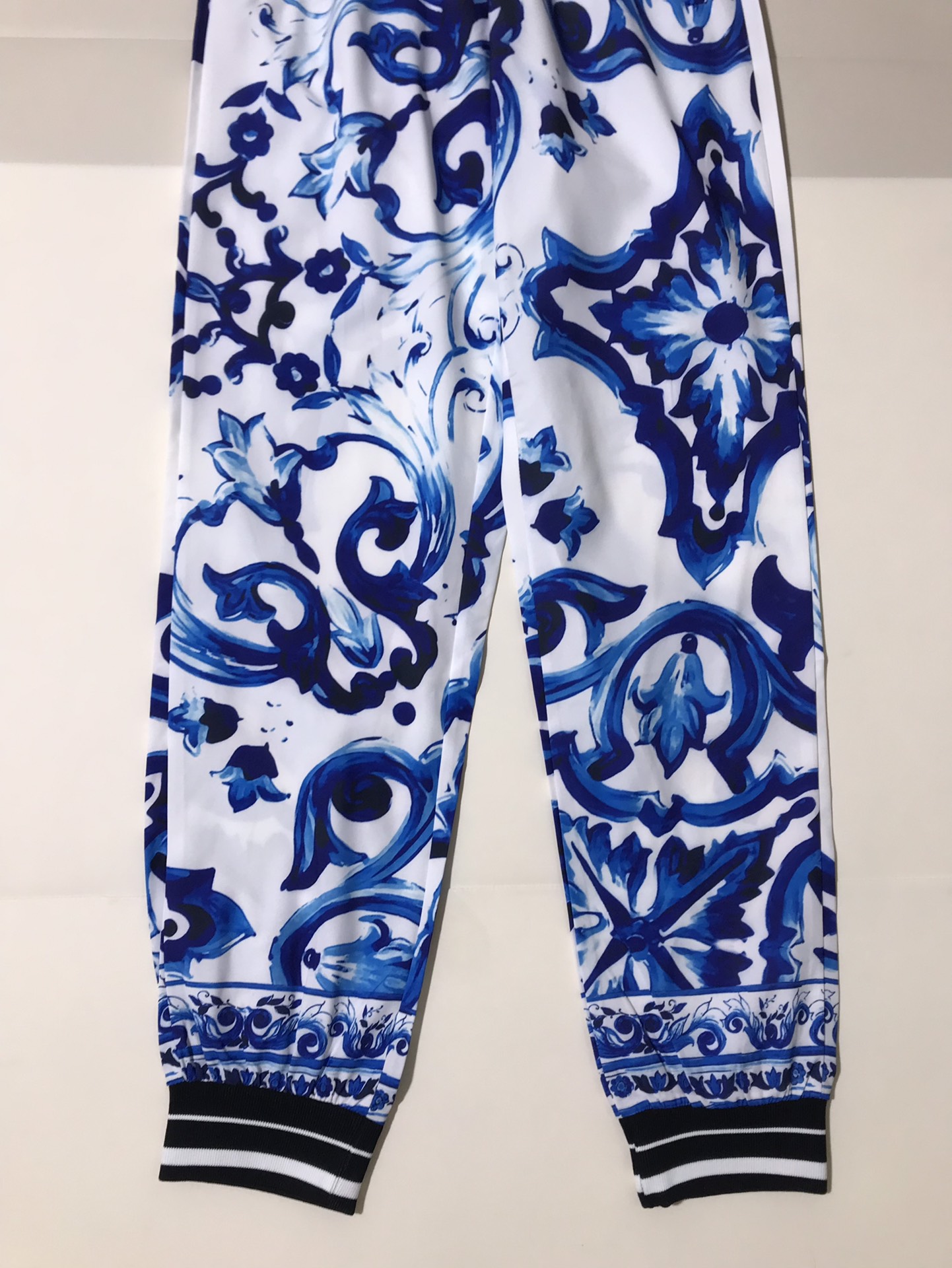 High-end Women’s Clothes: Dolce & Gabbana/Douga Banner Porcelain Pumper Pants – SMLXL. - 图片 4
