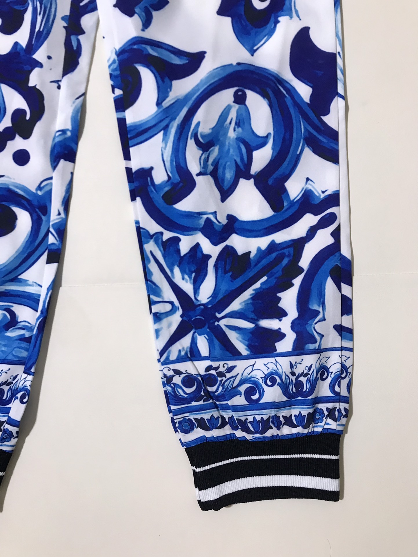 High-end Women’s Clothes: Dolce & Gabbana/Douga Banner Porcelain Pumper Pants – SMLXL. - 图片 6