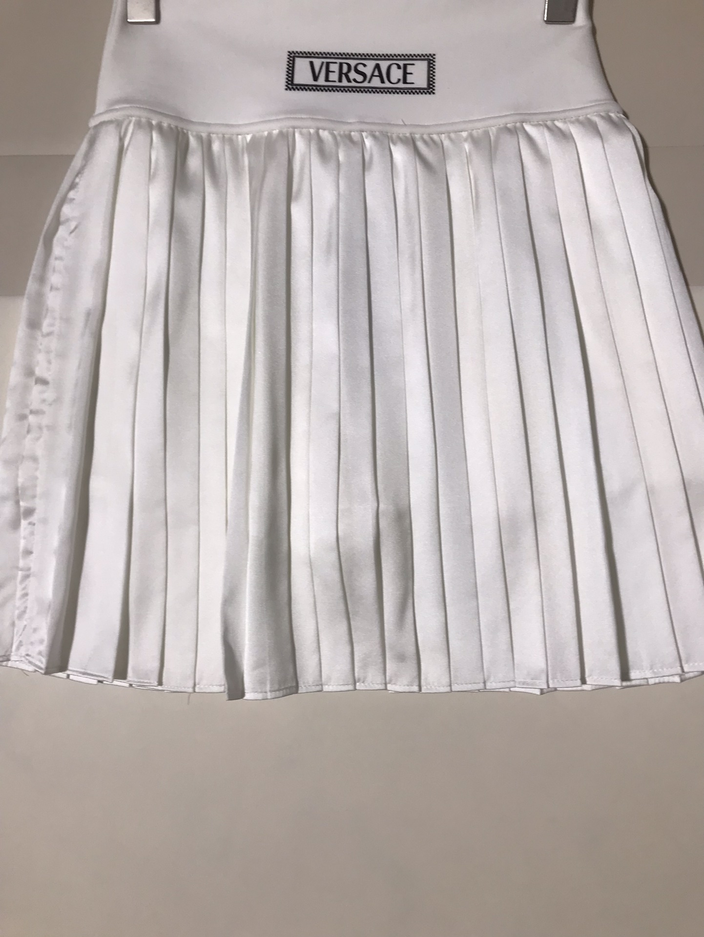 High-Quality Versace/Francischelli Women’s Dress with Letter-Marked Skirts in Various Sizes - 图片 4