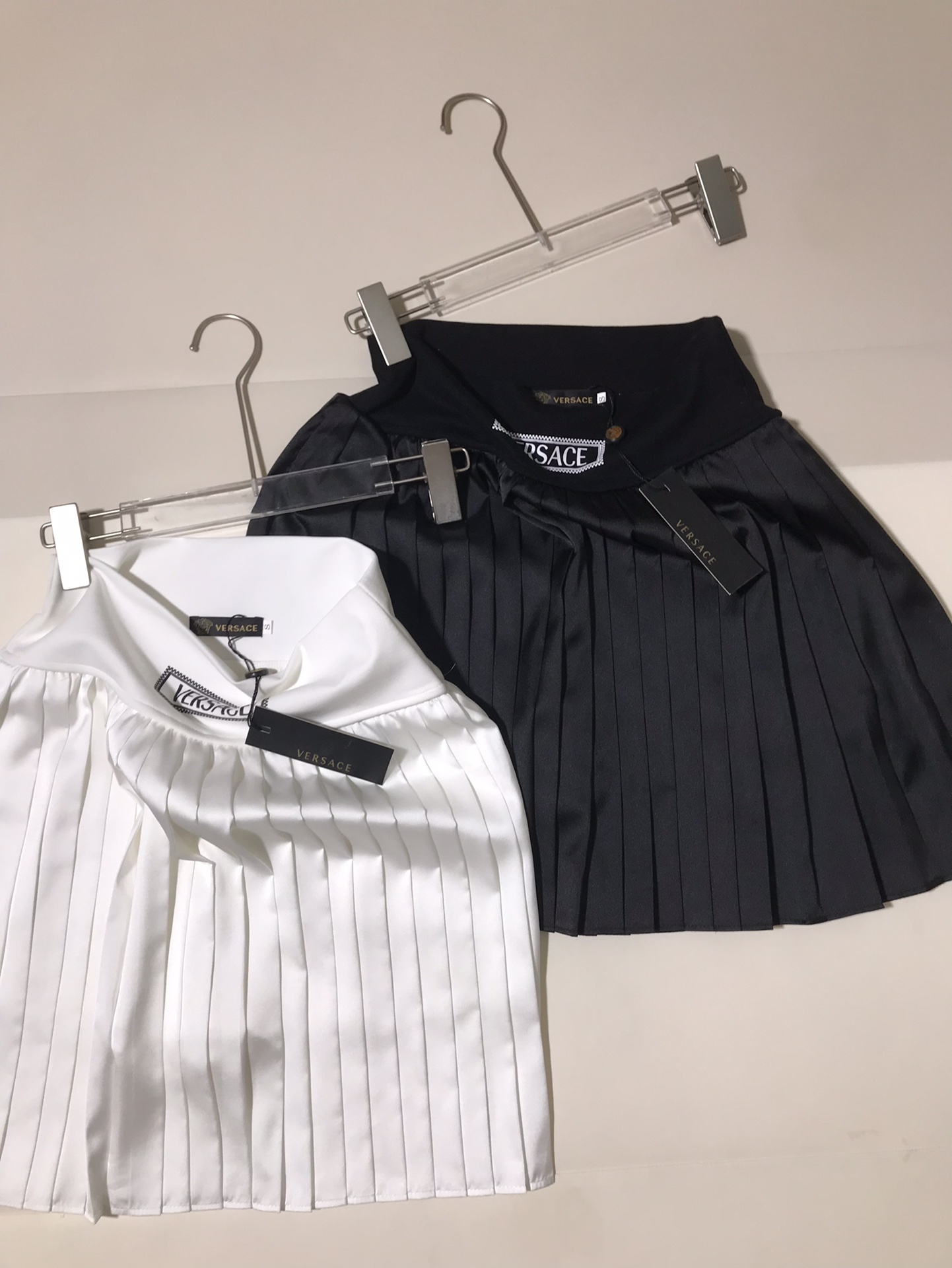 High-End Women’s Dress with Versace/Francischell Packaging in Various Sizes - 图片 5