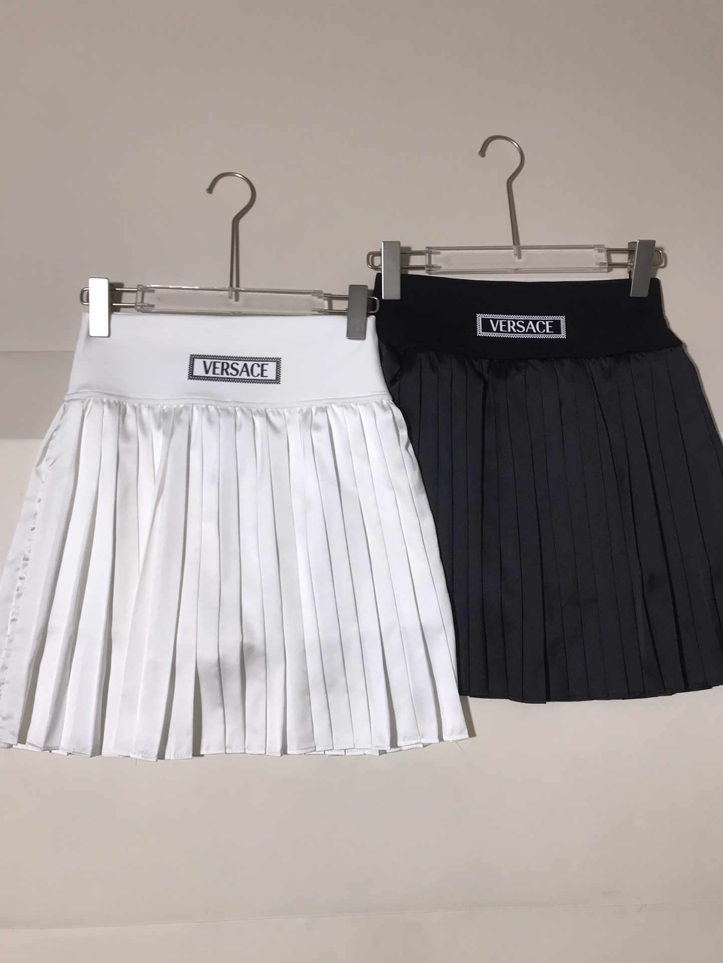 High-End Women’s Dress with Versace/Francischell Packaging in Various Sizes - 图片 2