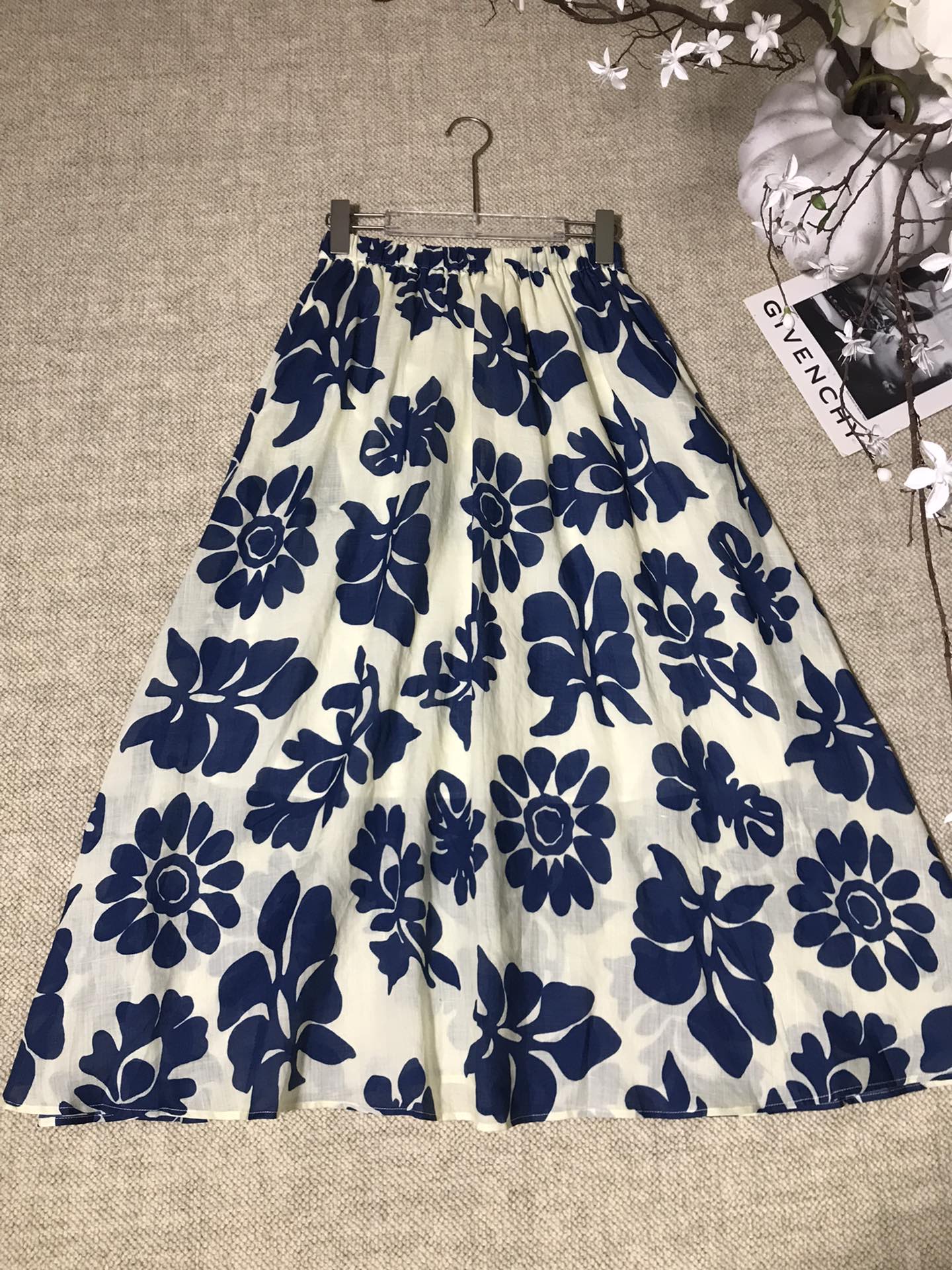 High-End Women’s Suit with Max Blast Recommendation and Plastered Sunflower Tiara - 图片 1